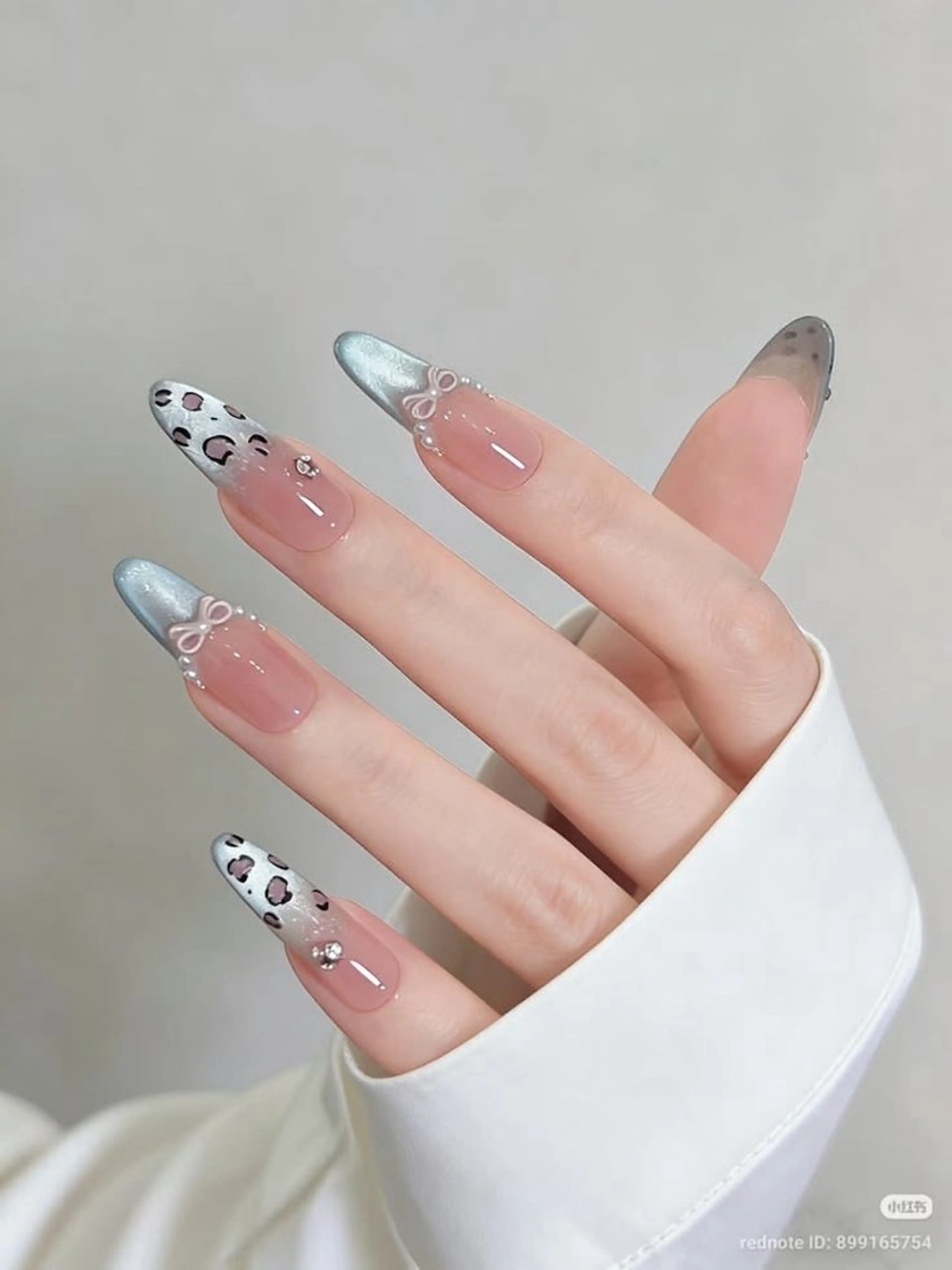 カラー グラデーションカラー ピンクカラー ハンドネイル AIN Nailのネイルデザイン