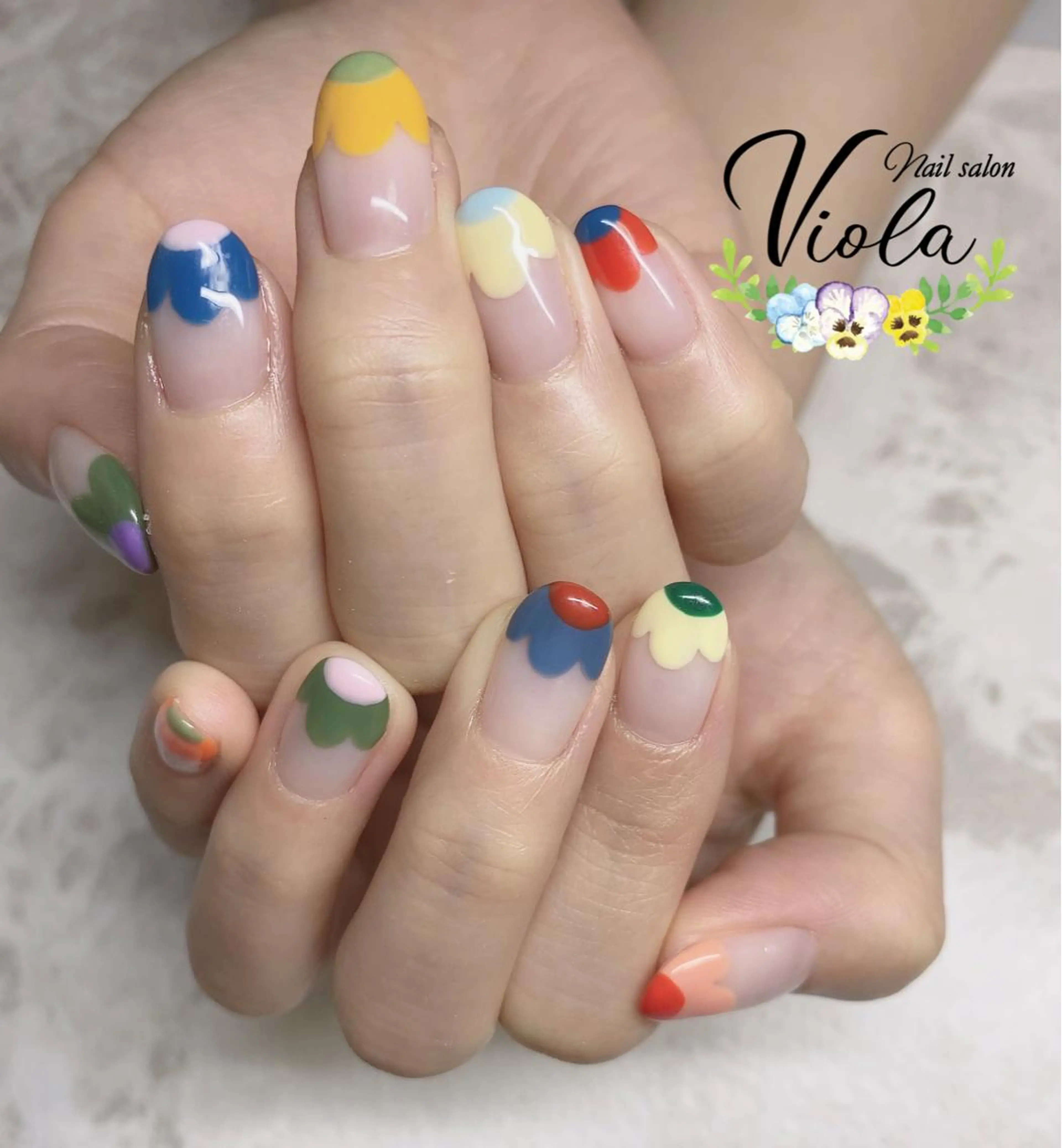 ネイル フラワーネイル フレンチネイル ハンドネイル Nailsalon Viola所属・ネイルサロン Violaのネイルデザイン