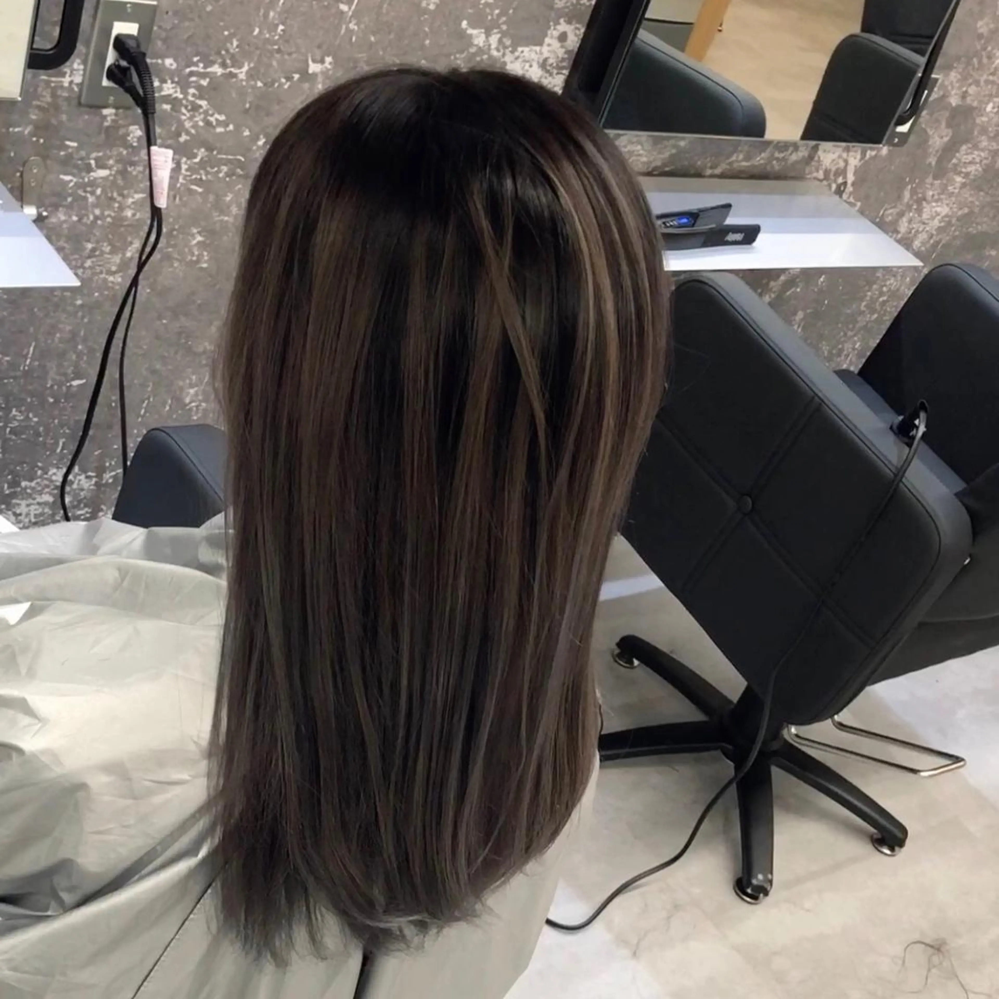 セミロング カラー ヘアアレンジ ショートボブ シールエクステ バレイヤージュ デザインカラー ハイライトカラー アンドウ ユウ/ レイヤーカット/韓国のヘアスタイル