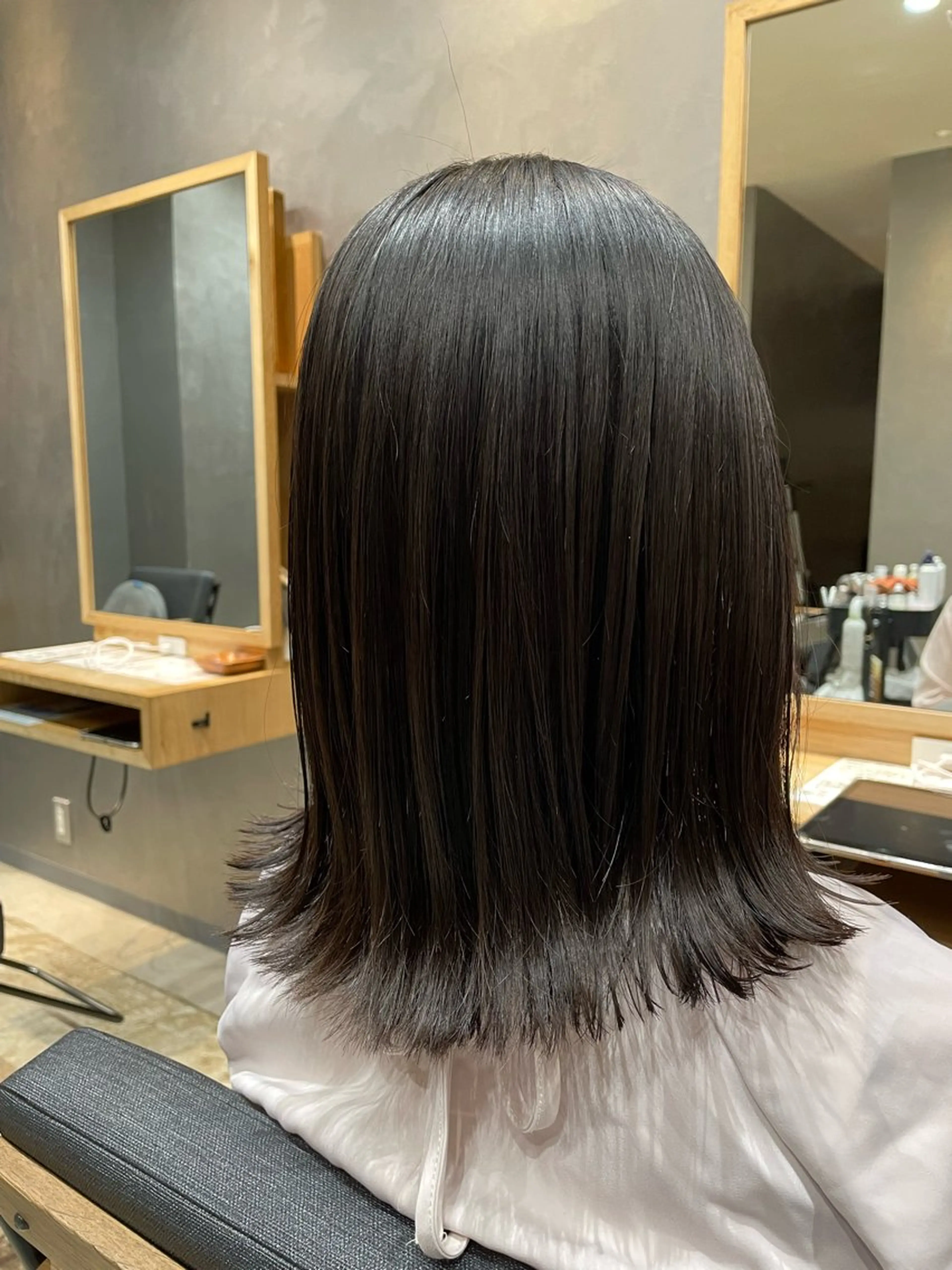 ミディアム inity　杉本 美羽のヘアスタイル