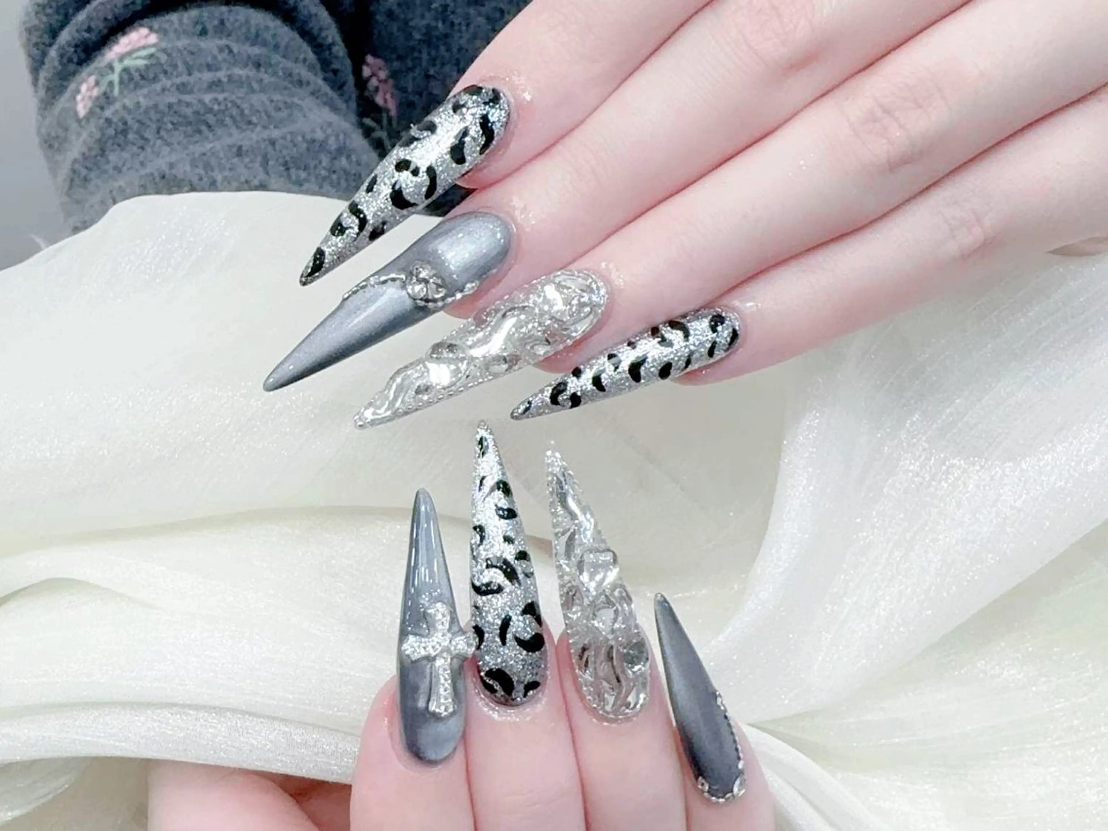 ネイル 成人式 マグネットネイル 大理石ネイル(マーブル) リボン 夏ネイル ハンドネイル MoMoA Nail ネイル長さ出し専門店のネイルデザイン