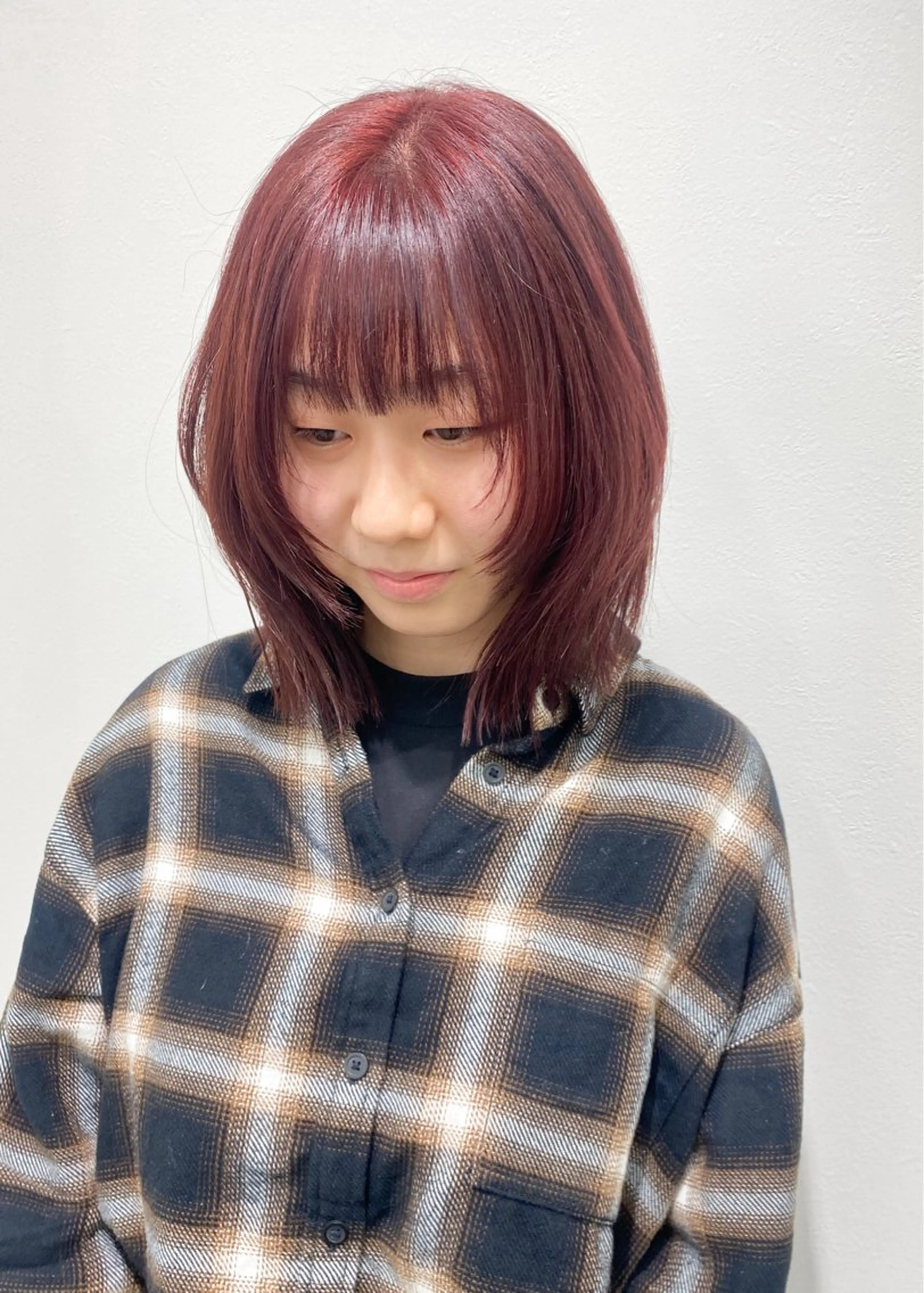 ミディアム カラー ブリーチ ブリーチなしカラー カット ヘアカラー トリートメント tomomi /レイヤーカットのヘアスタイル