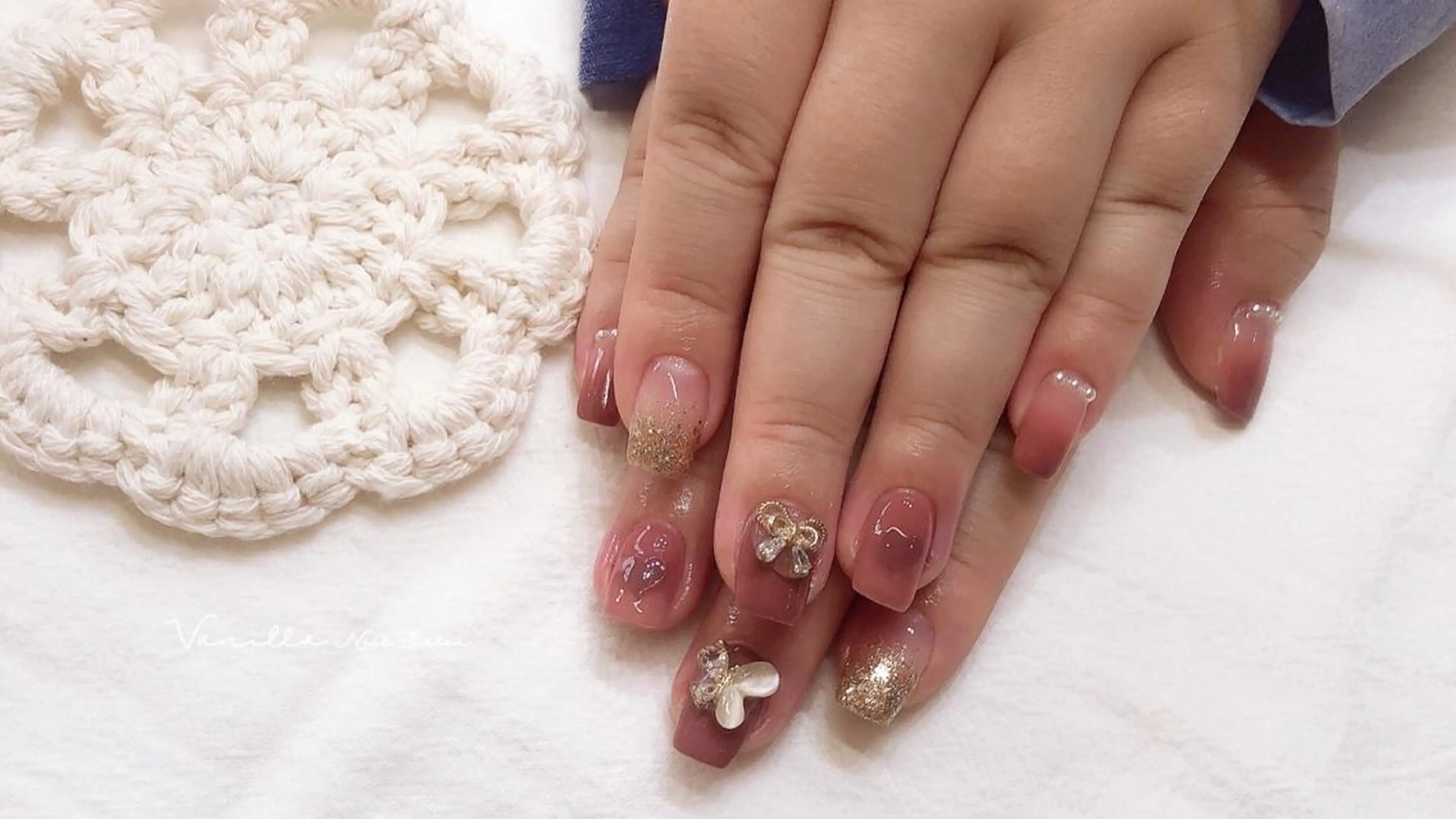 ネイル ストーンネイル ハンドネイル Vanilla nail salonのネイルデザイン