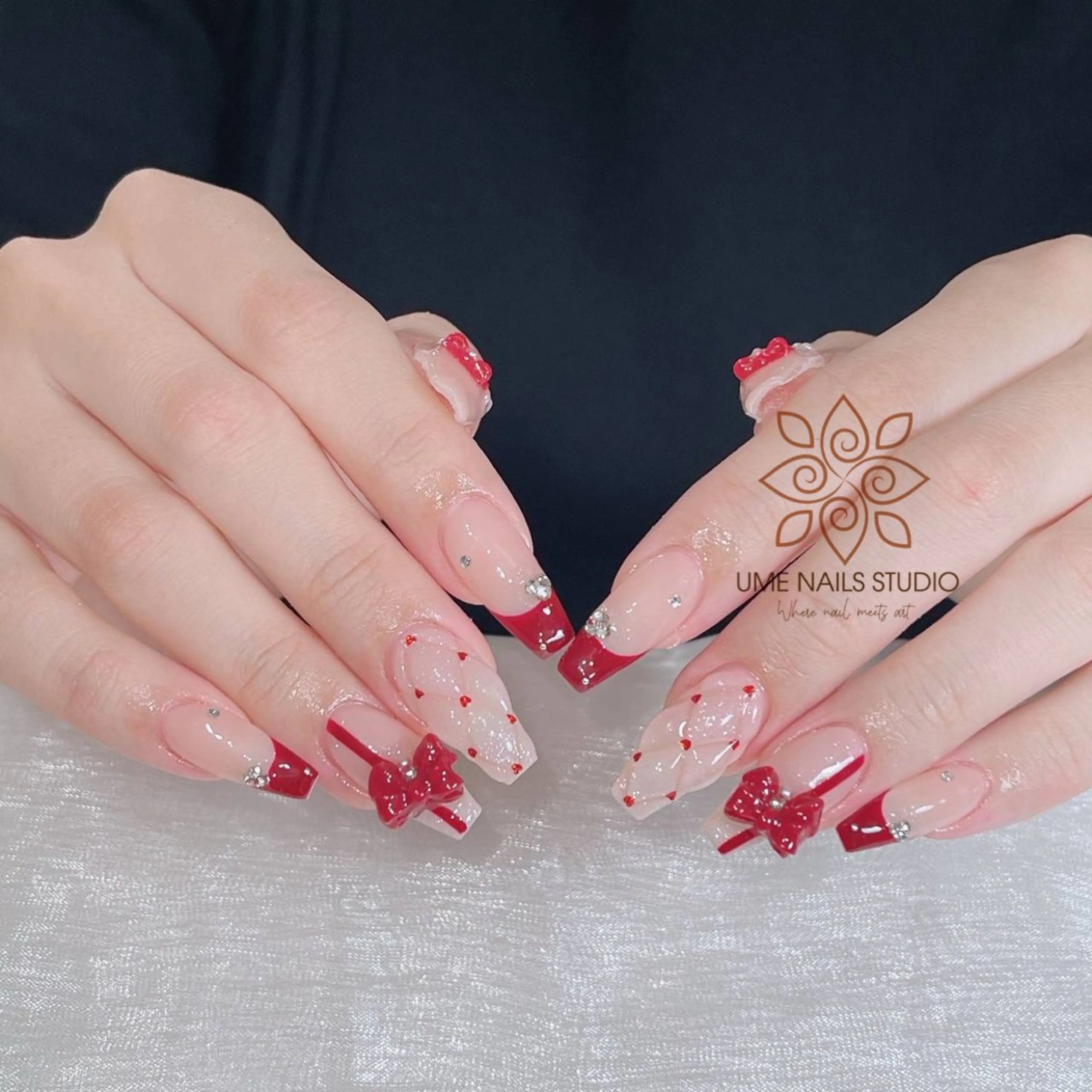 ネイル チークネイル クリアネイル ガーリー キラキラネイル 韓国ネイル ハンドネイル Ume Nail Studioのネイルデザイン