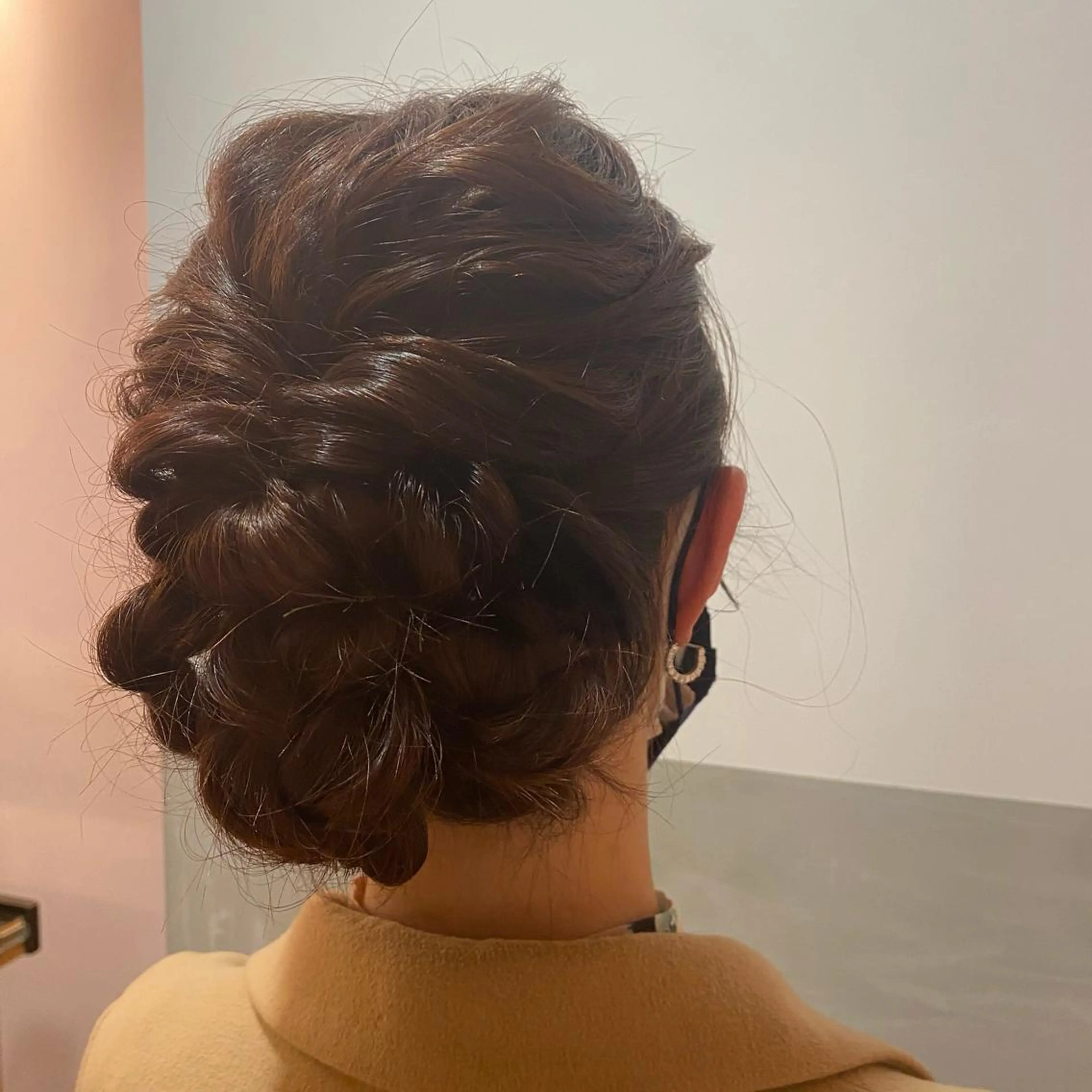 セミロング ヘアアレンジ あやめ【顔まわり/レ イヤー/柔らかカラ】のヘアスタイル