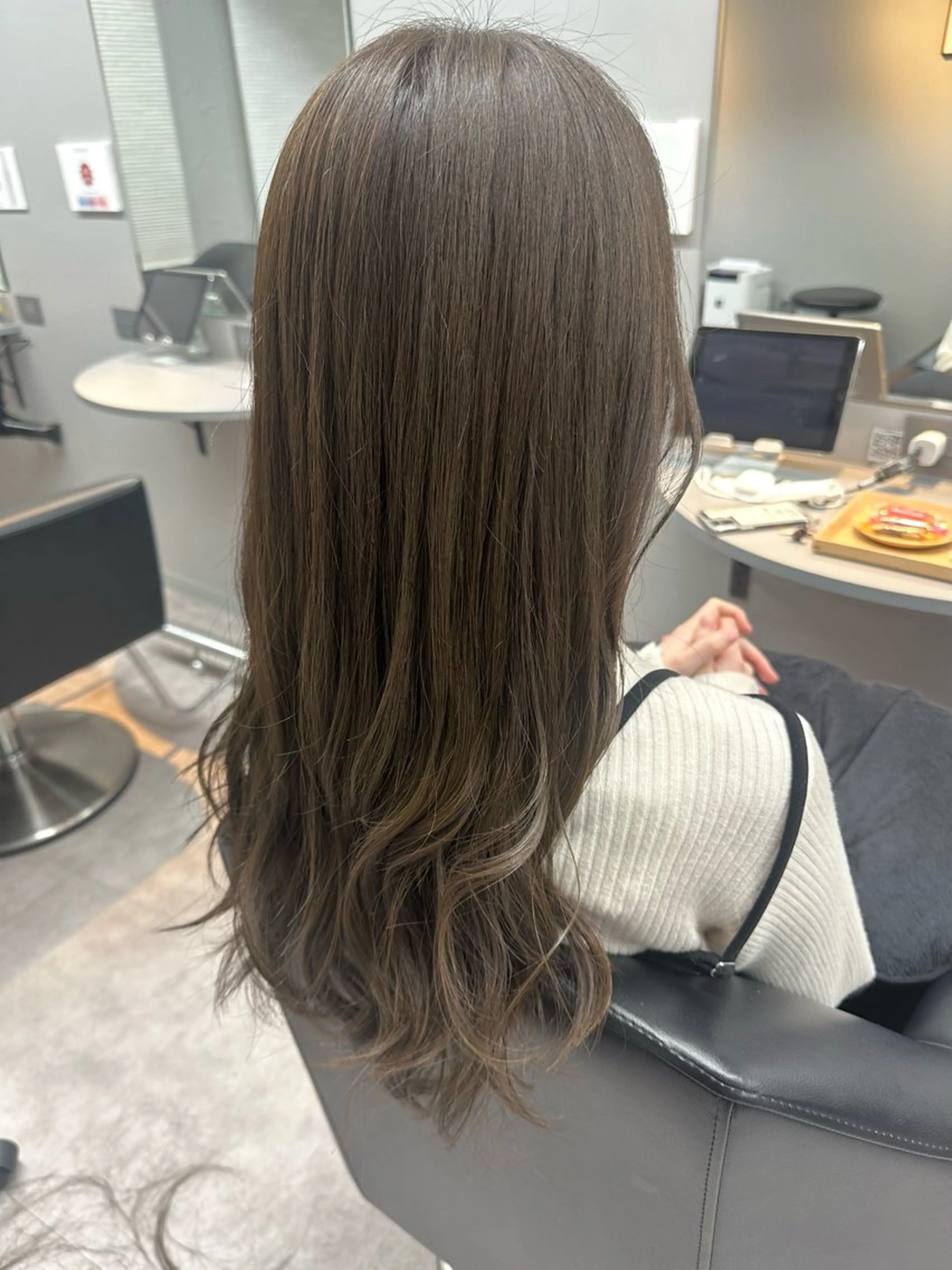 ロング カラー ベージュカラー CheRiR所属・アッシュカラーやアレ ンジ得意🌿RIKOのヘアスタイル