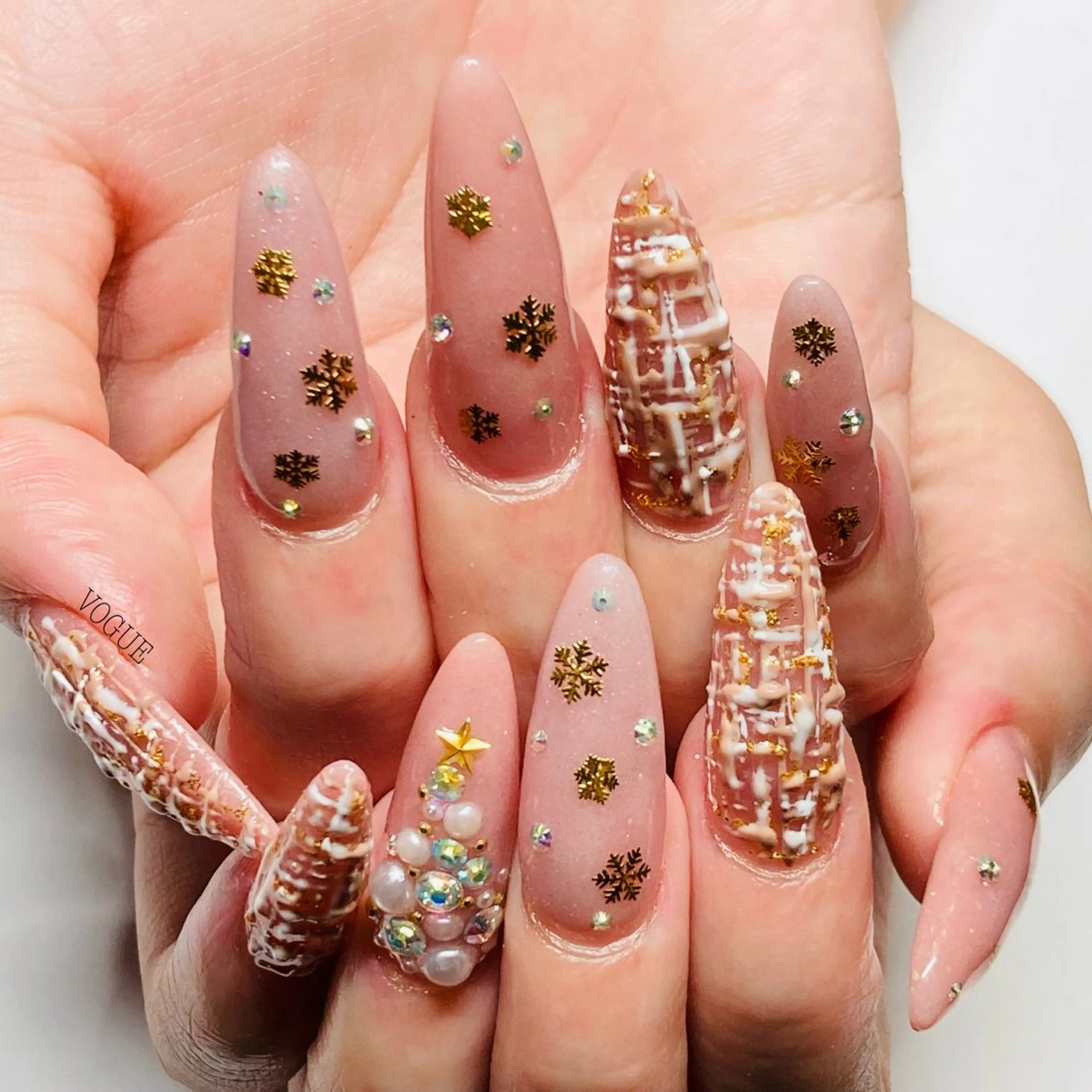 ネイル ハンドネイル VOGUE ×SWANのネイルデザイン