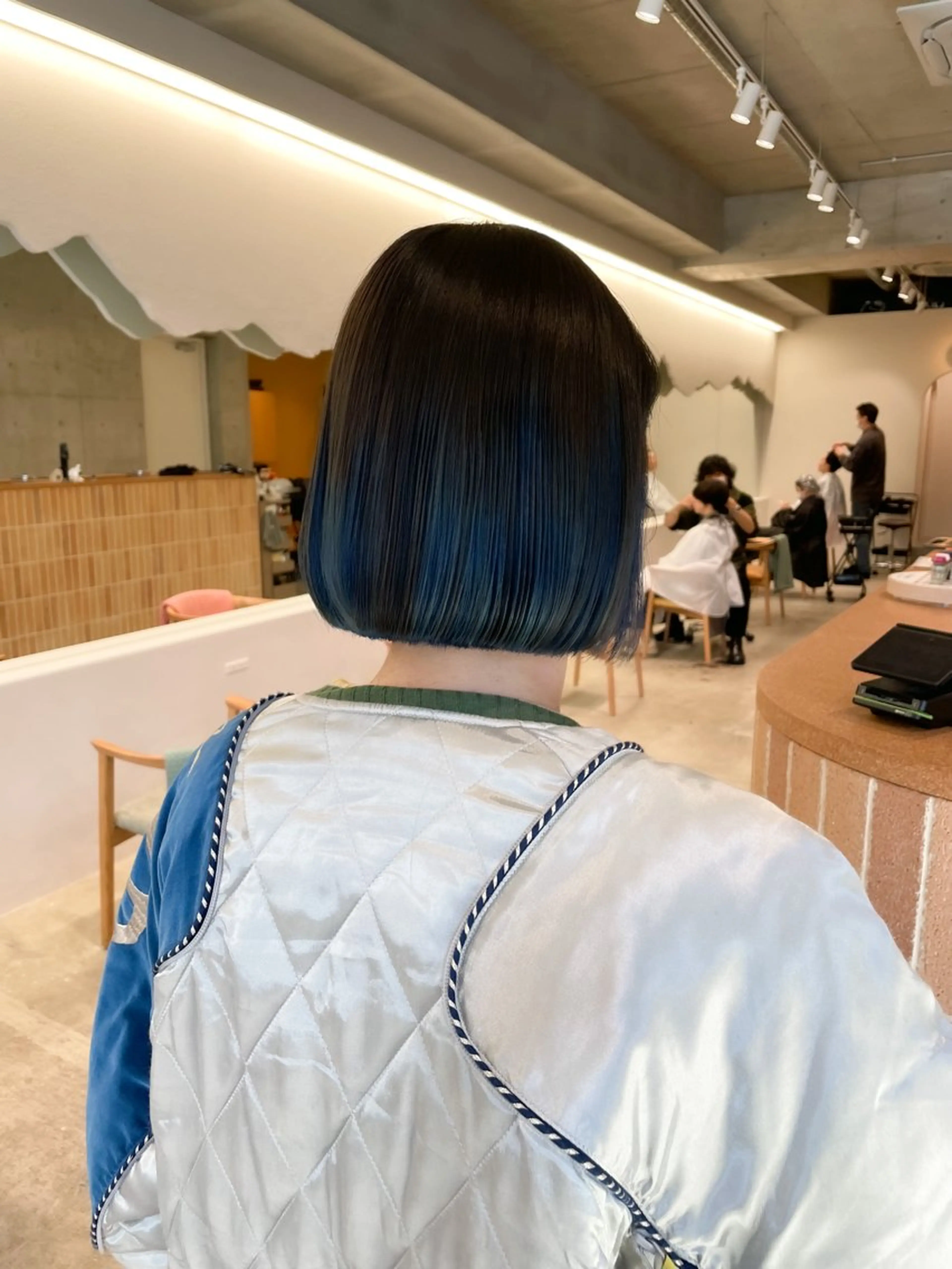 ショート カラー ヘアアレンジ ミニボブ/ブリーチ 🌈MISATOのヘアスタイル