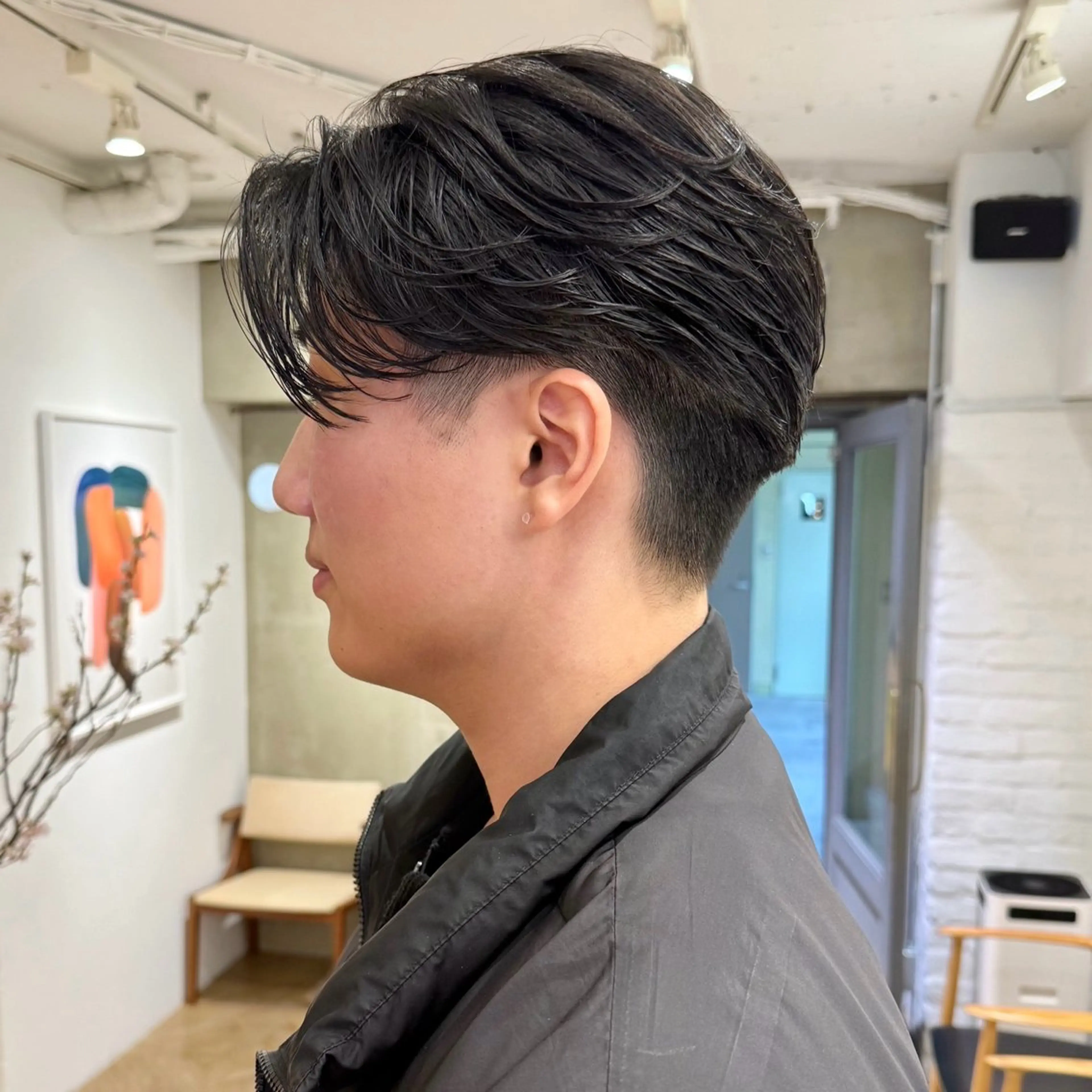 ショート パーマ メンズ センターパート ダウンパーマ フェザーパーマ メンズパーマ スパイキーショート カット パーマ シャドウパーマ 田形清流のヘアスタイル