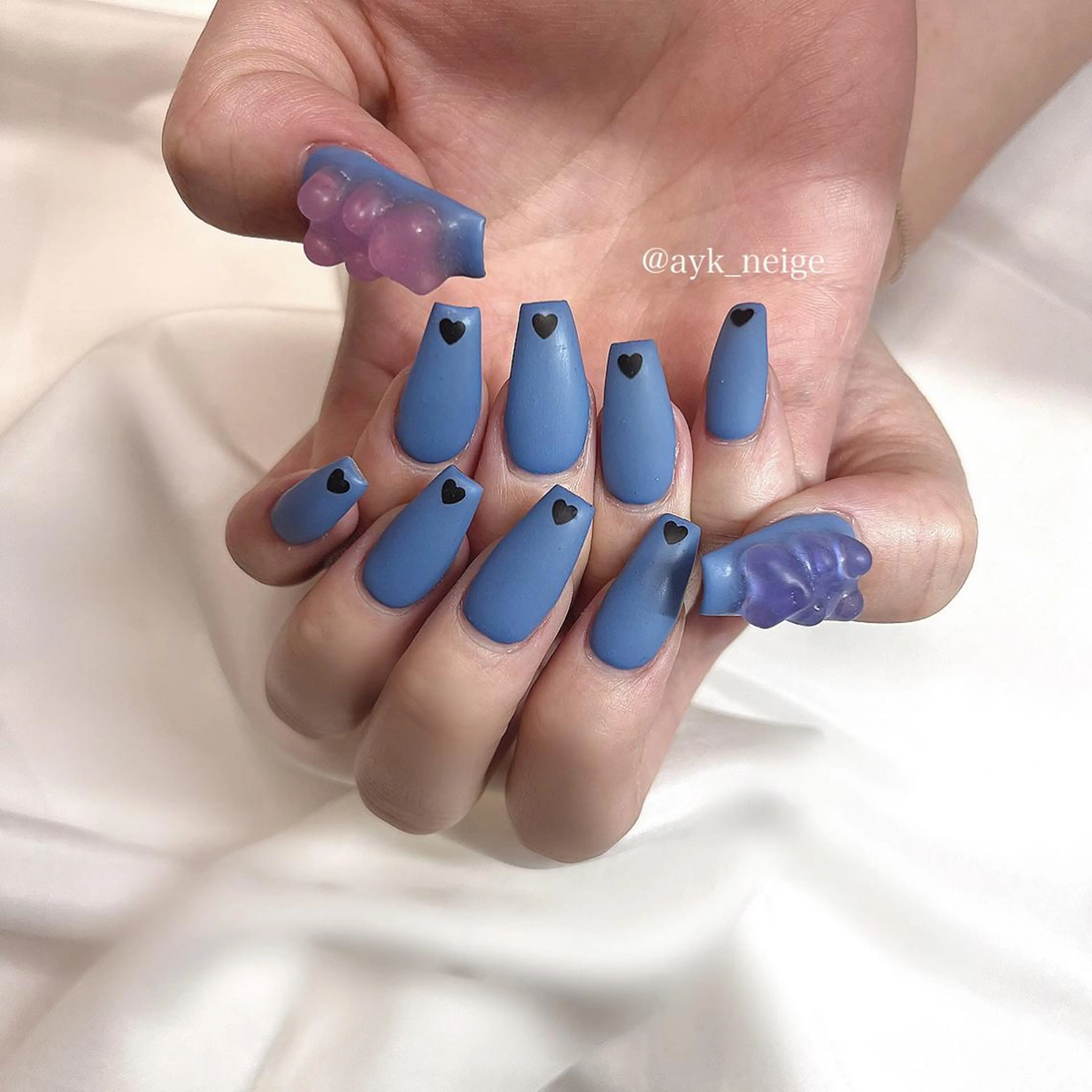 ネイル フットネイル グラデーション キラキラネイル 韓国ネイル マグネットネイル n'eige nail所属・大谷 綾香のネイルデザイン