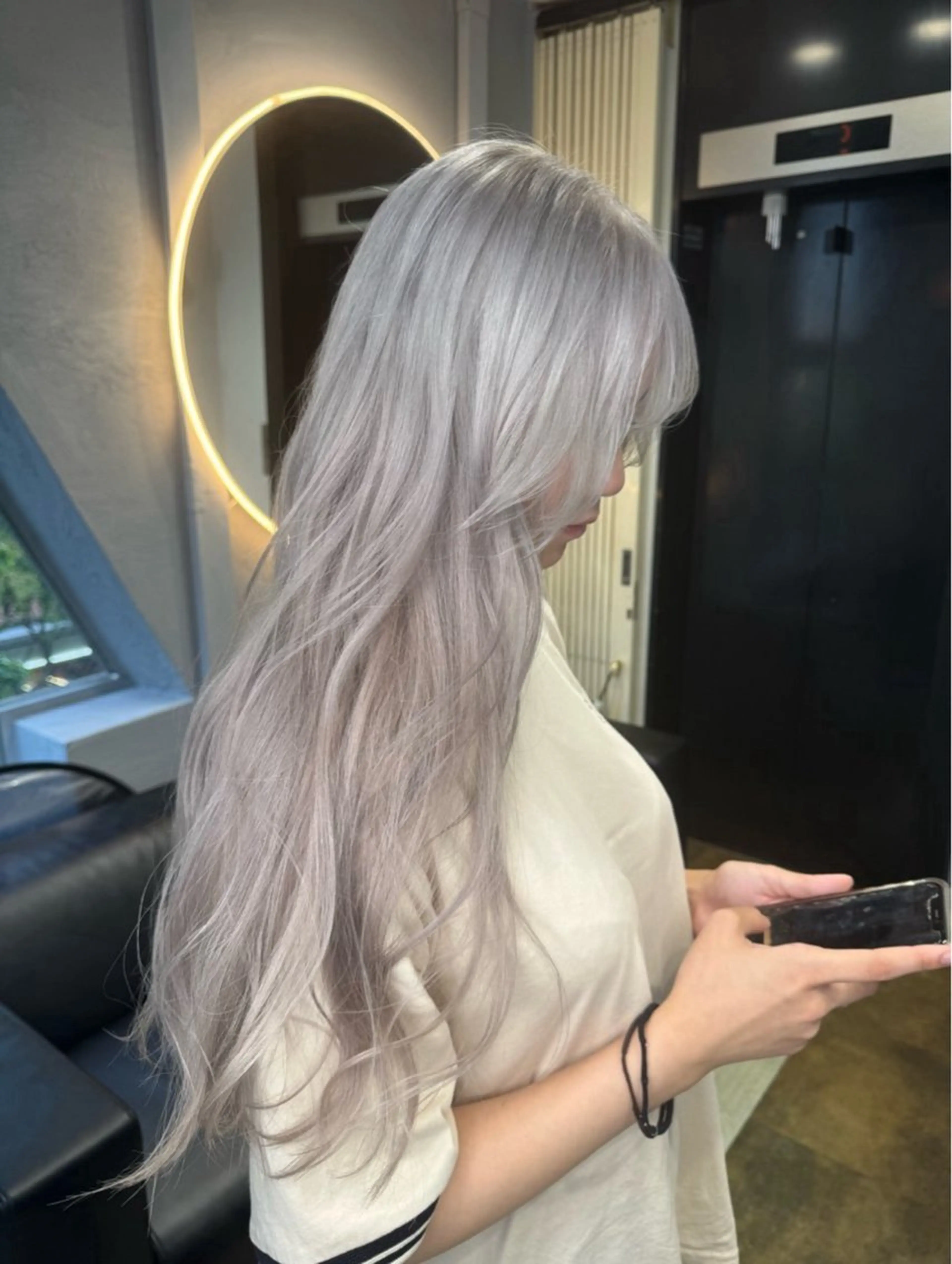 セミロング カラー ハイトーンカラー dao/ミルクティー /ブラウン/ブロンドのヘアスタイル