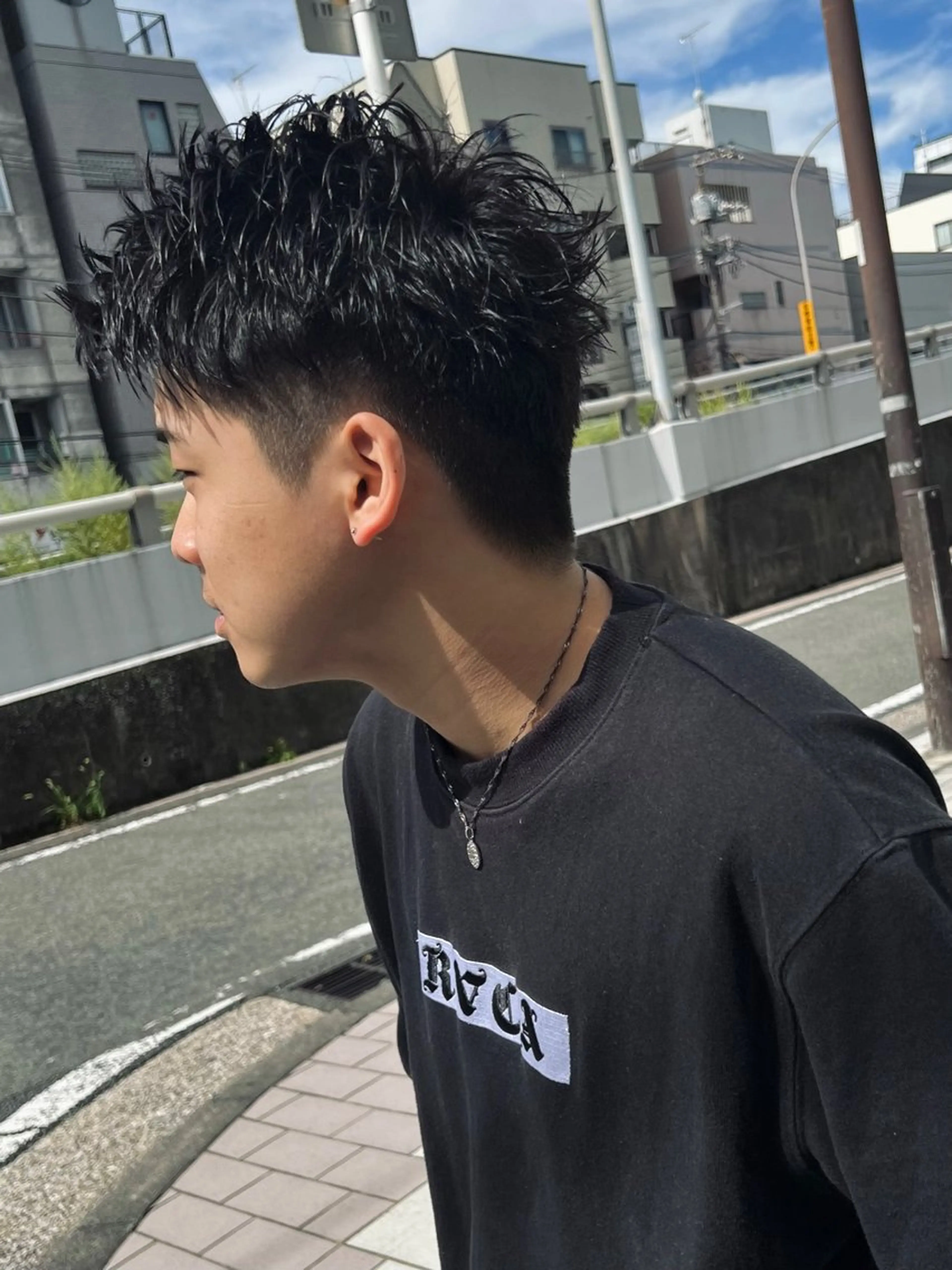 ショート メンズ アップバング ツーブロック ショートヘア メンズ曲がる 縮毛矯正/駅徒歩4分のヘアスタイル