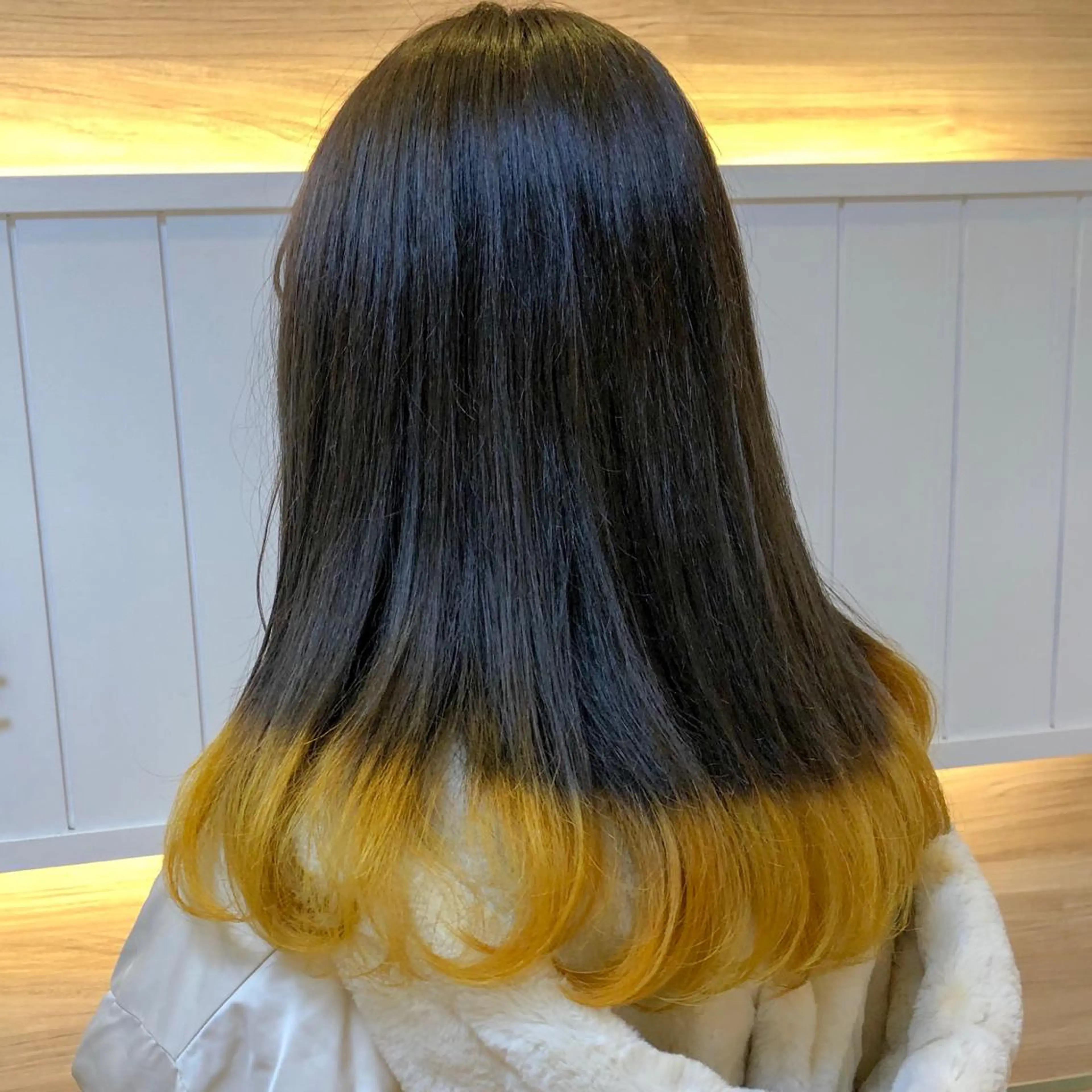 ミディアム カラー イエローカラー カット ヘアカラー 尾籠 美幸 （オゴモリ ミユキ）のヘアスタイル