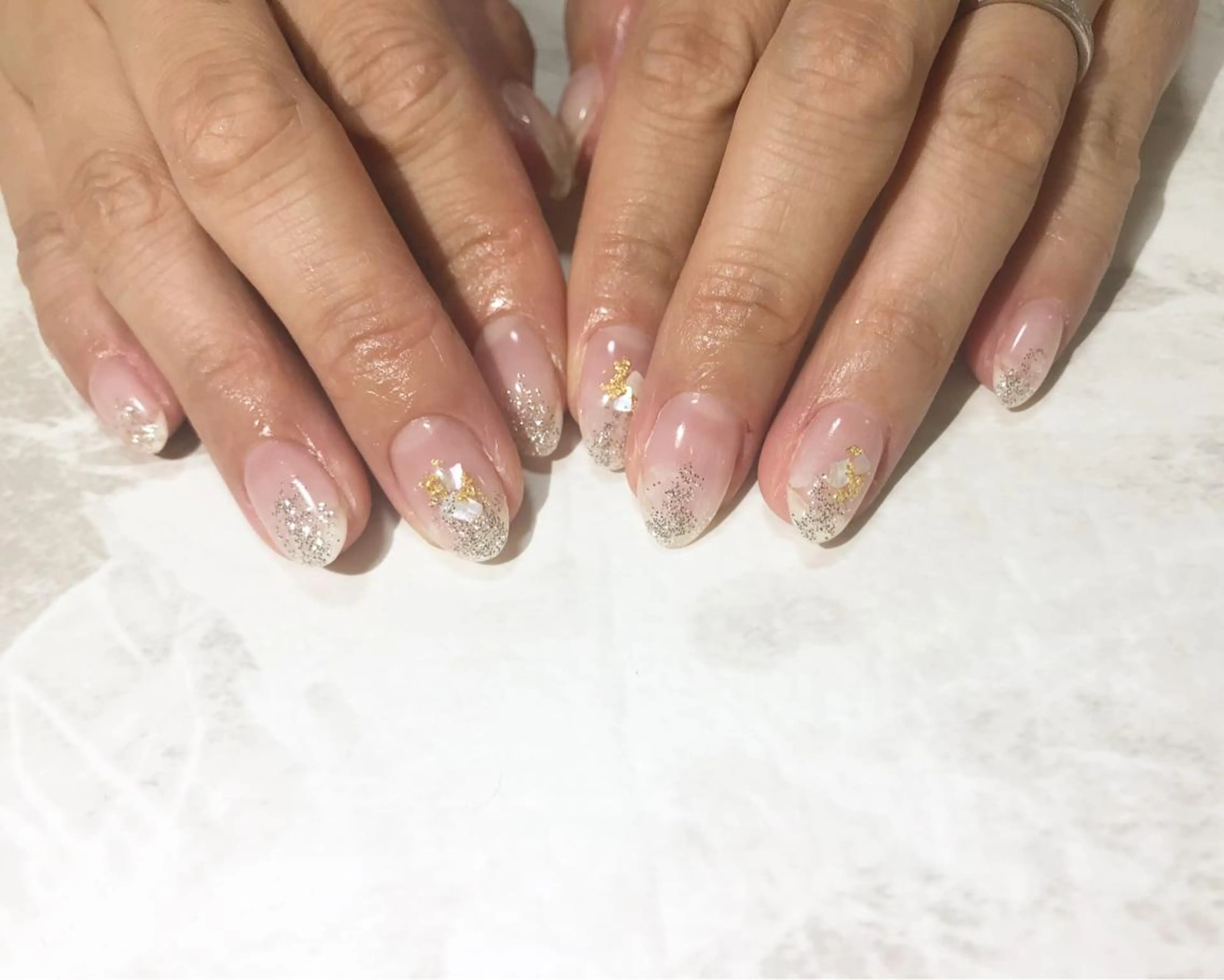 ネイル フットネイル ラメ(グリッター) ニュアンスネイル シンプルネイル 春ネイル nail fufla ♡yamane♡のネイルデザイン