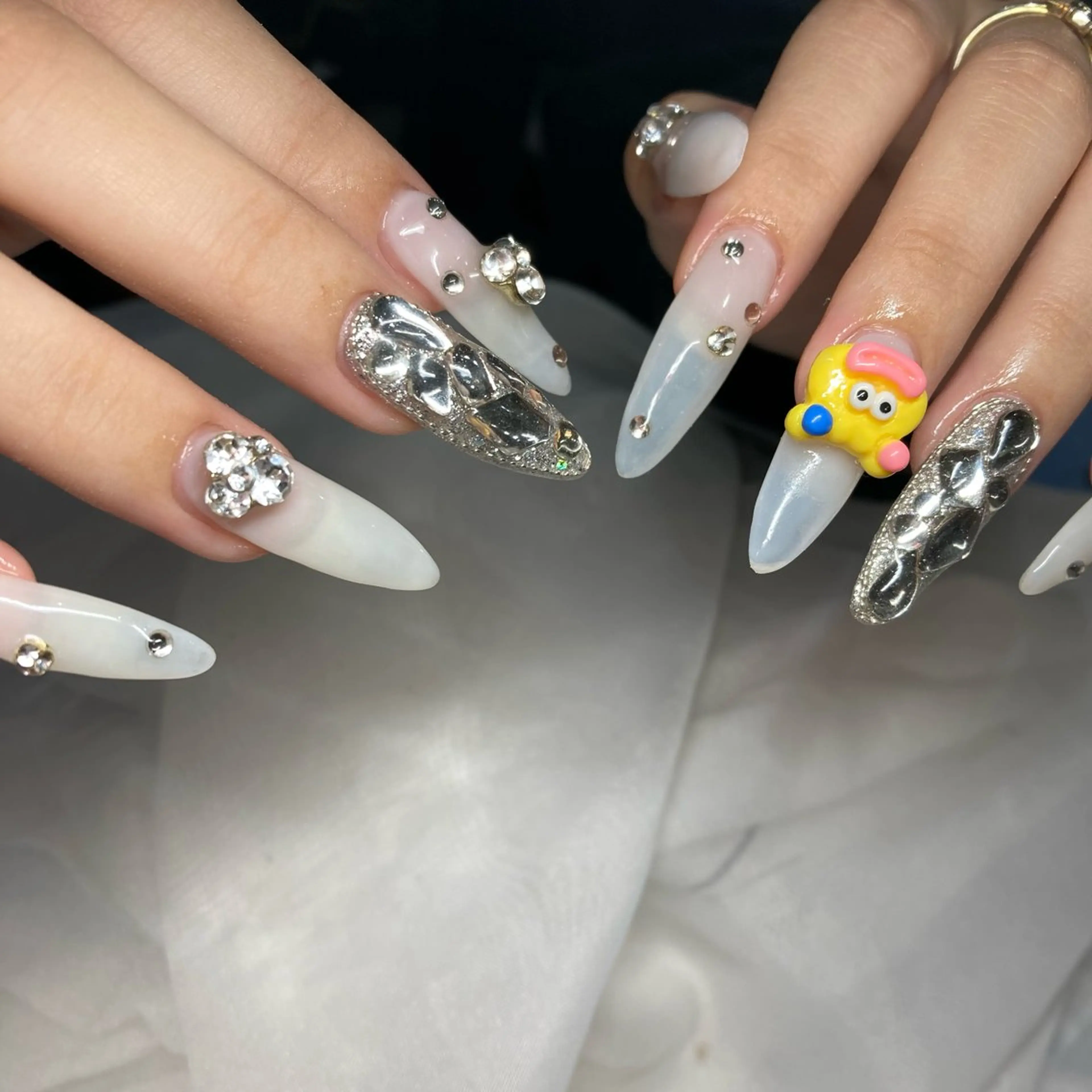 ネイル 長さ出し ニュアンスネイル ワンカラーネイル ハンドネイル Gracias. rieのネイルデザイン