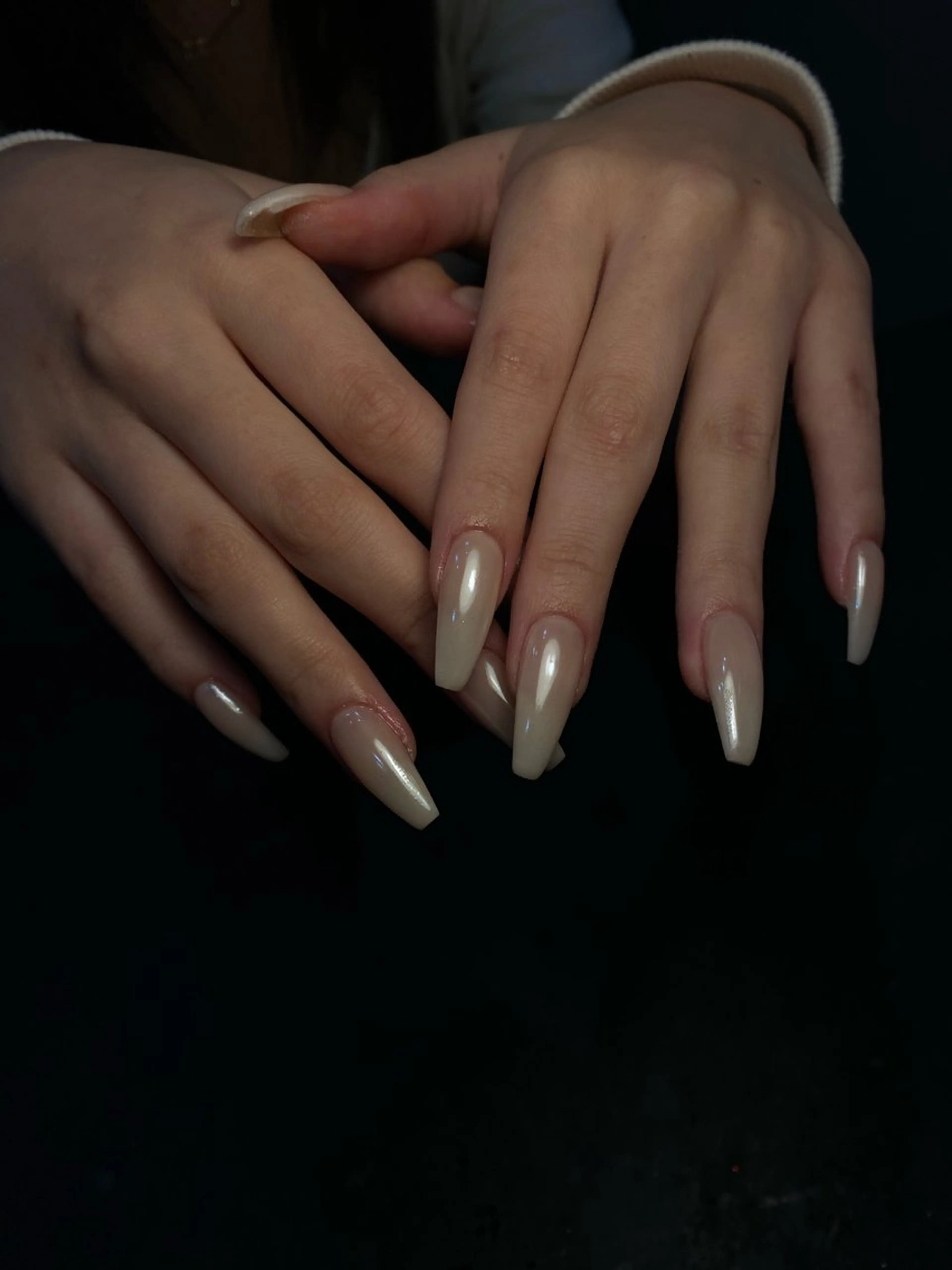 ネイル オーロラネイル ホワイト ハンドネイル ハンドケア 渡邉あい/青山/ simpleのネイルデザイン