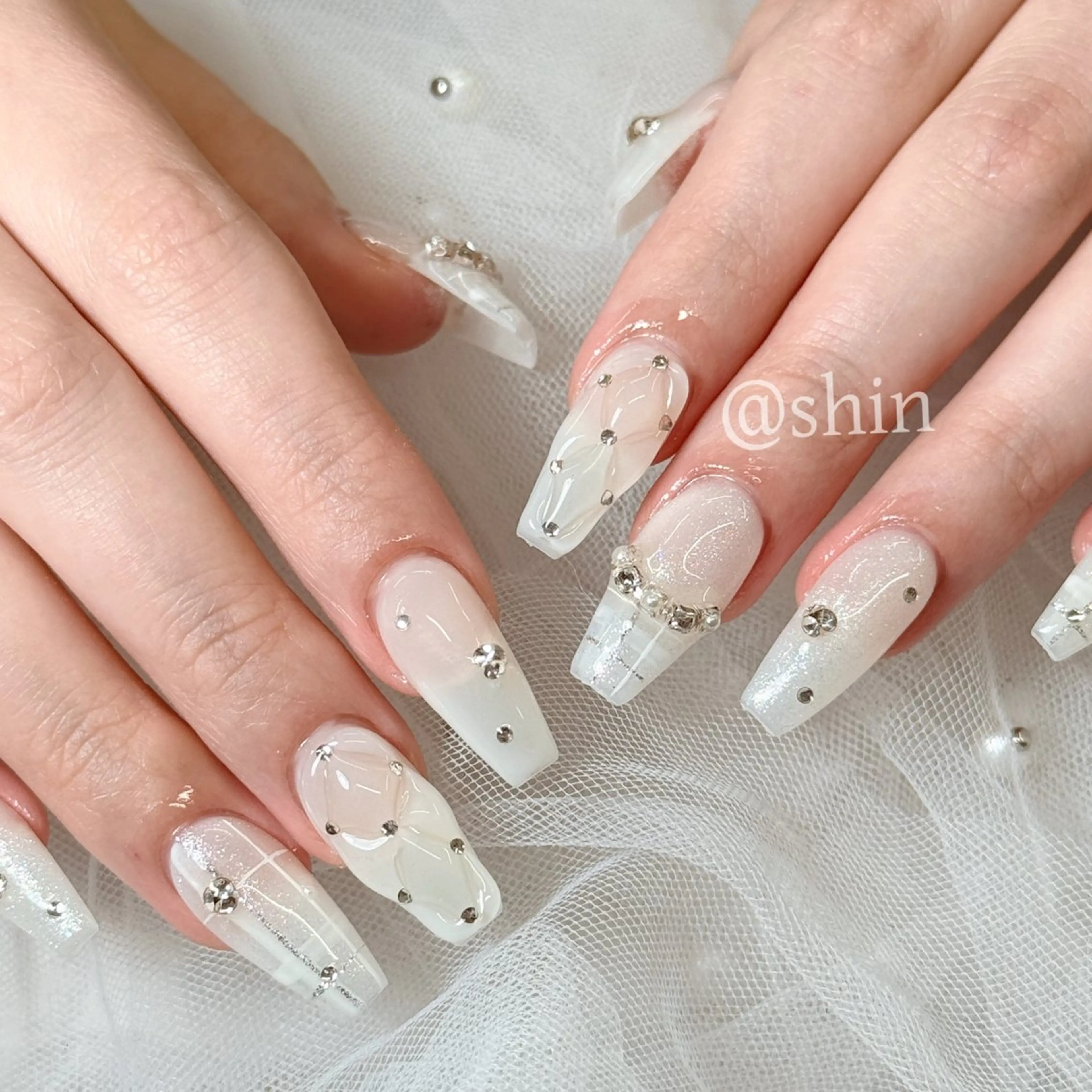 ネイル ハンドネイル Queen‘s シンのネイルデザイン