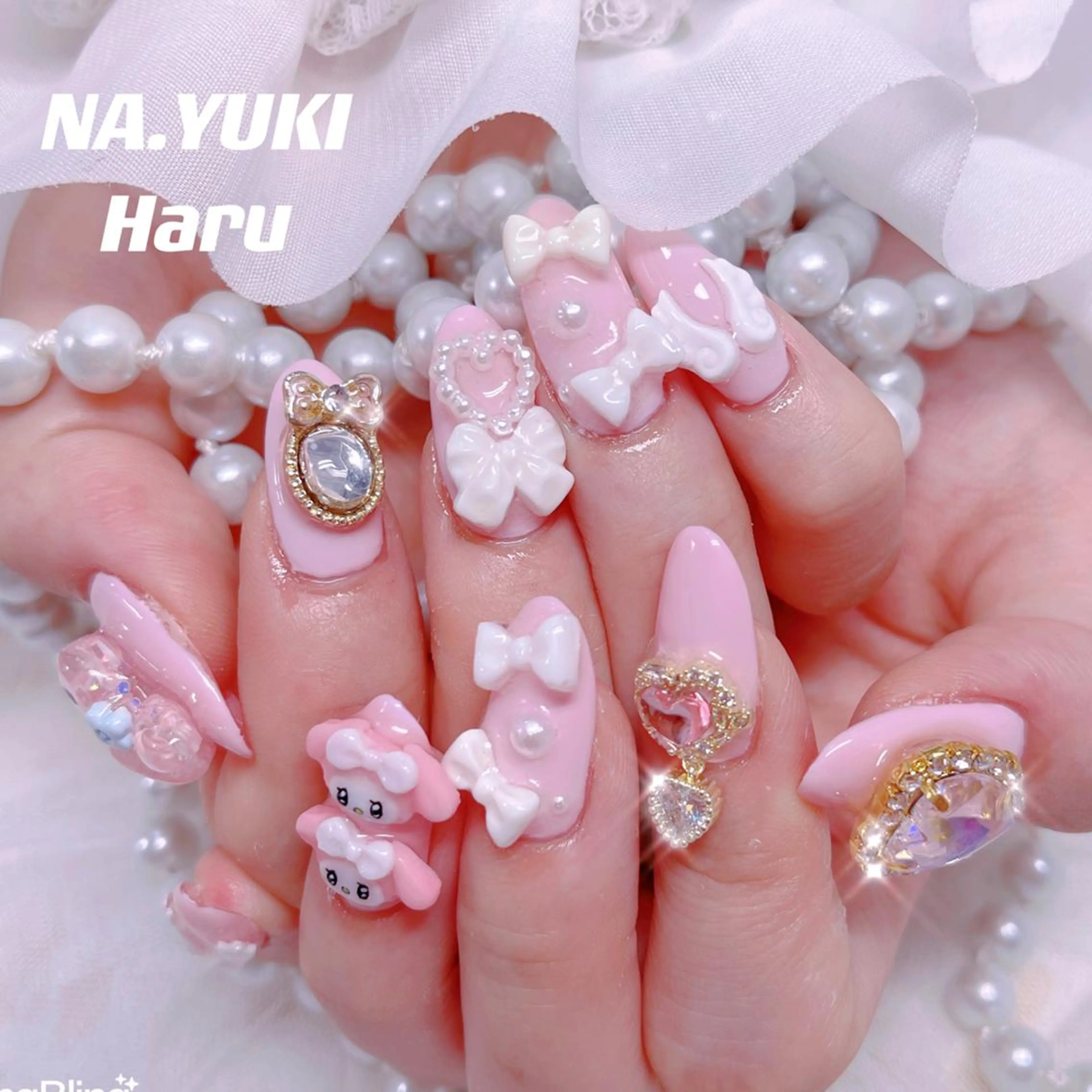 ネイル 🦋 Queenieのネイルデザイン