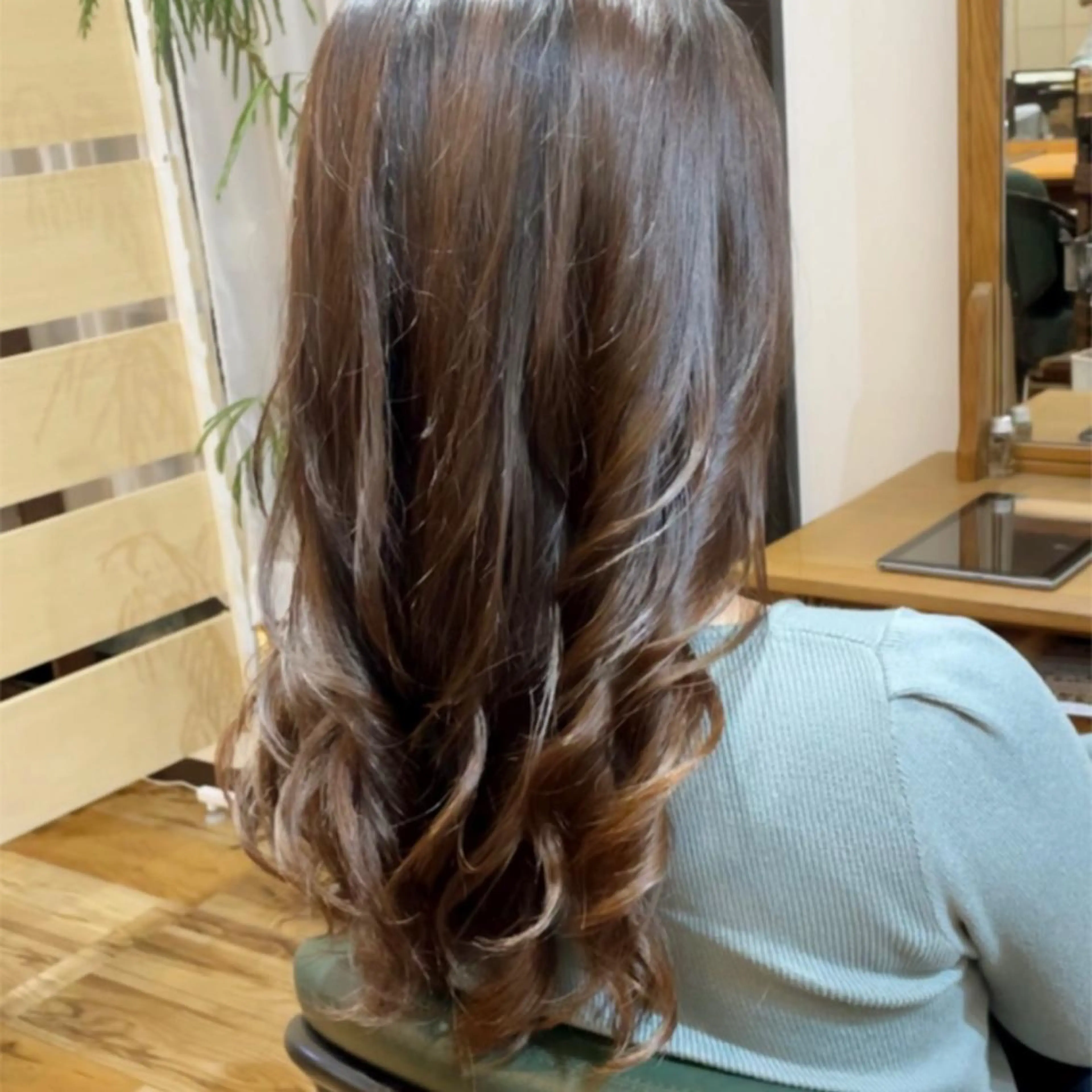 ミディアム ミディアムパーマ Arly所属・ARLY🎀髪質改善 ×コテ巻き風パーマのヘアスタイル