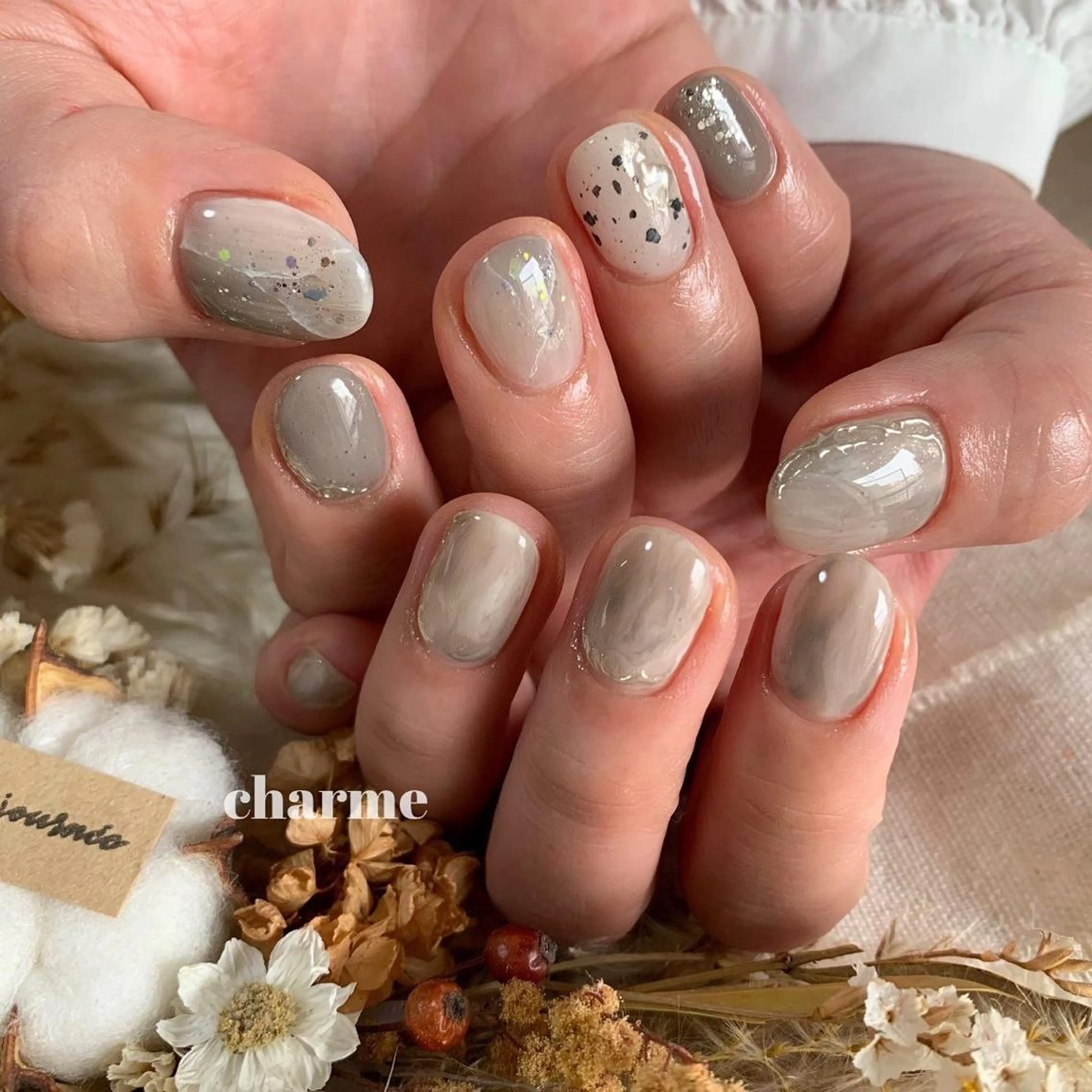 ネイル ニュアンスネイル . SHIORIのネイルデザイン