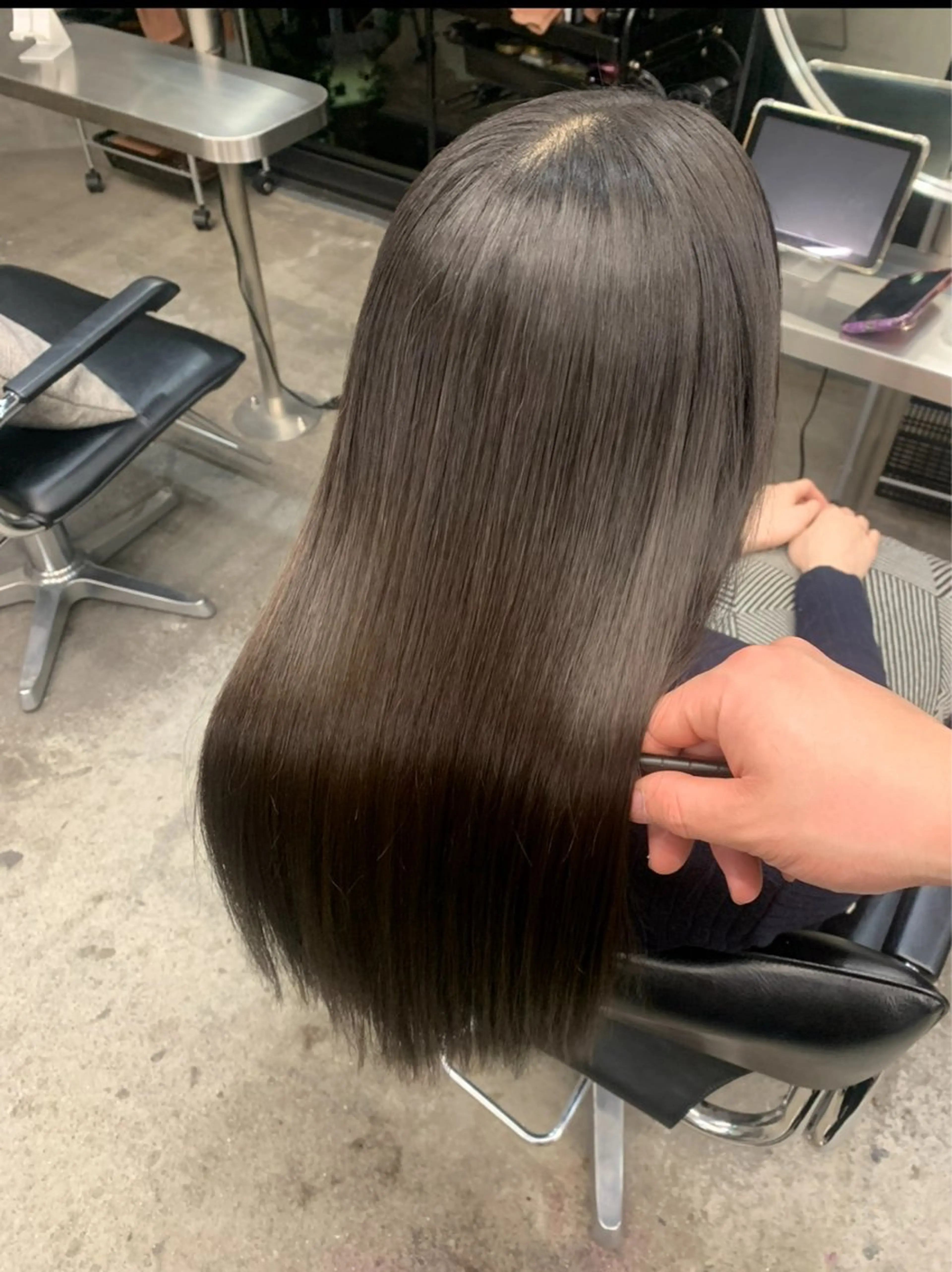 【🍃新生活にむけて透明感溢れる暗髪に🍃】髪質改善ケアカラー➕3STEPトリートメントの写真