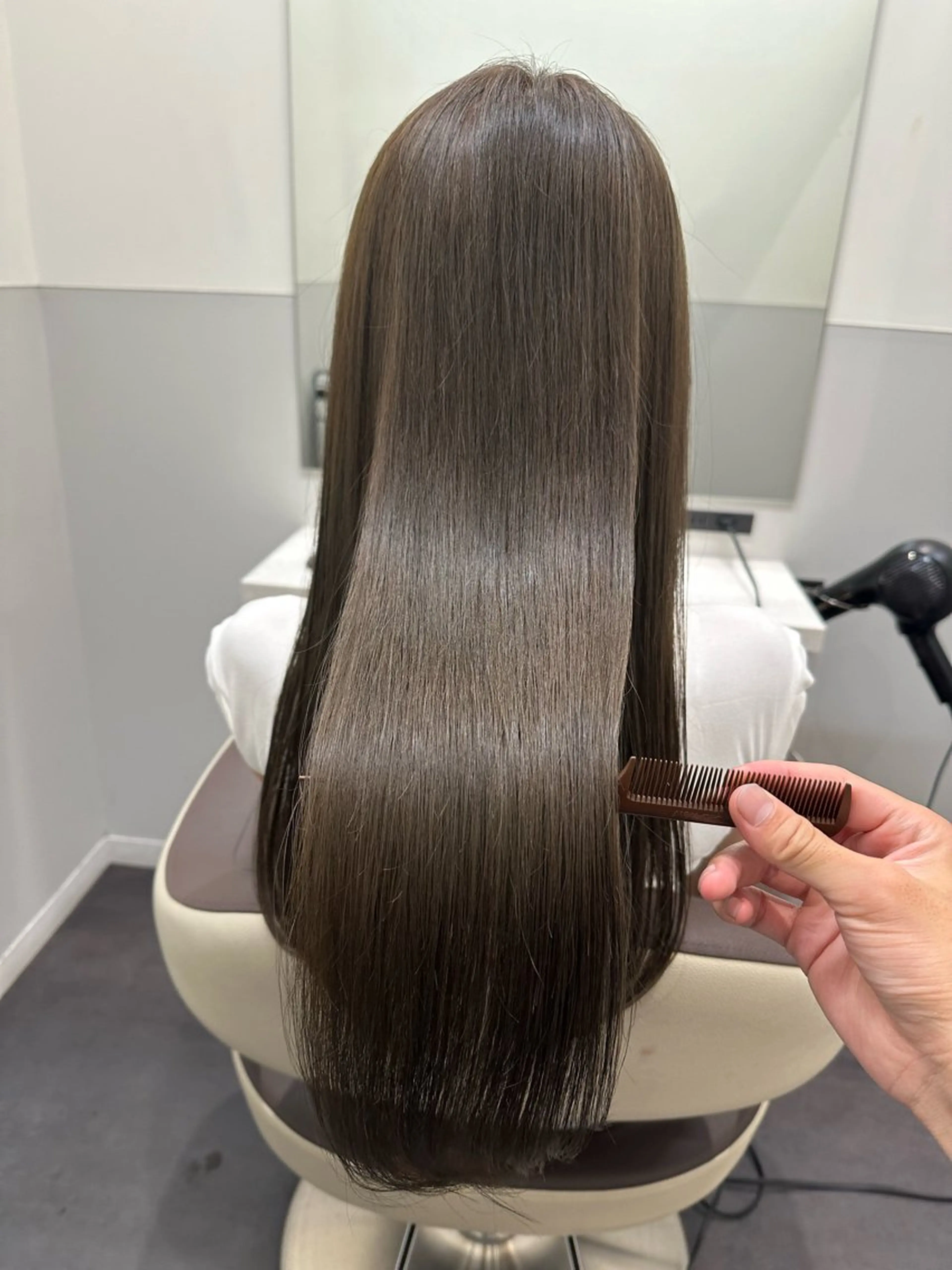 ロング カラー ブラウンカラー ケアカラー 透明感カラー グレージュ オリーブグレージュ カット ヘアカラー トリートメント 【美髪矯正 /髪質改善】RINのヘアスタイル