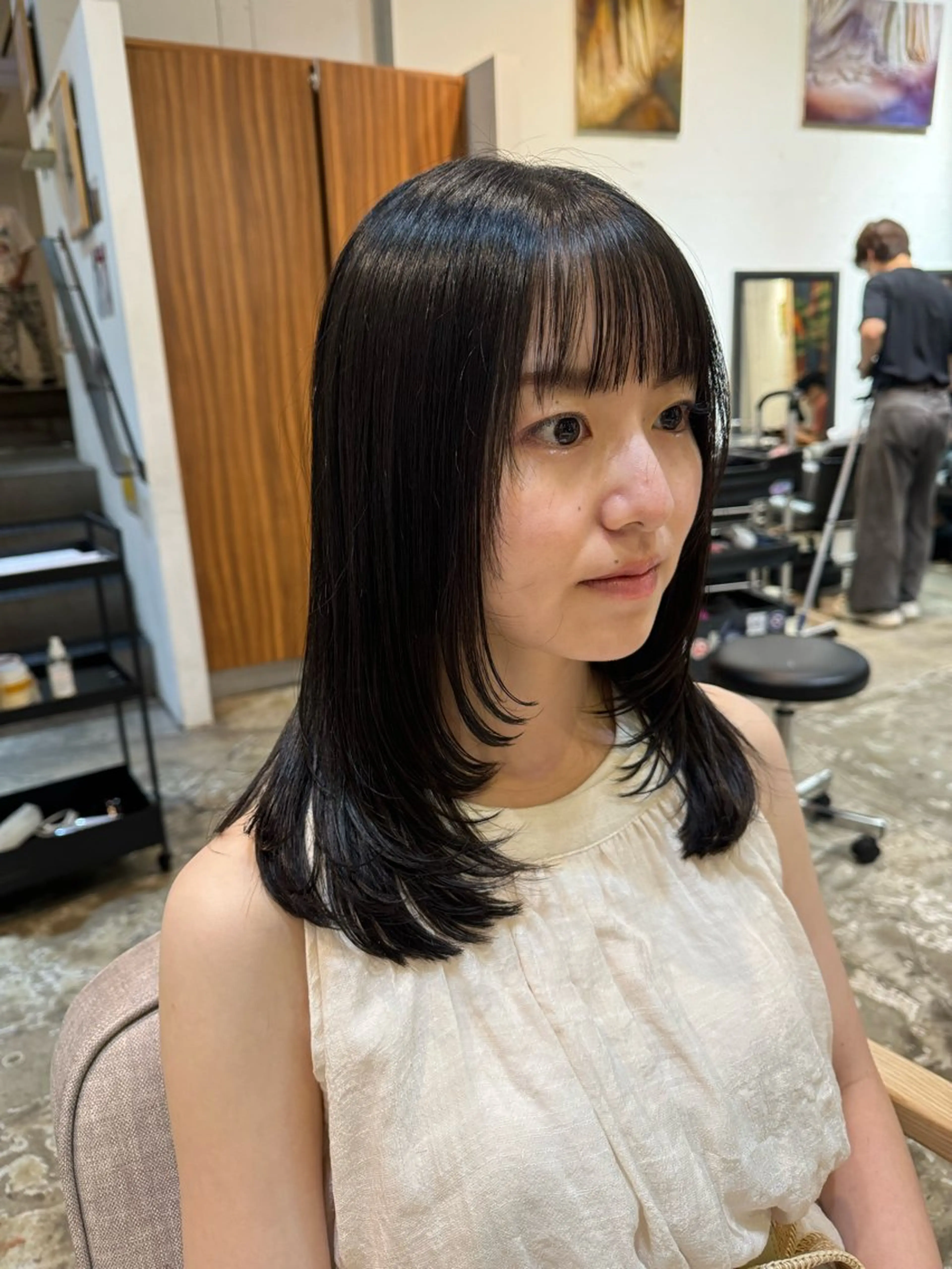 ミディアム ブリーチカラー/ブロ ンドレイヤーカットのヘアスタイル