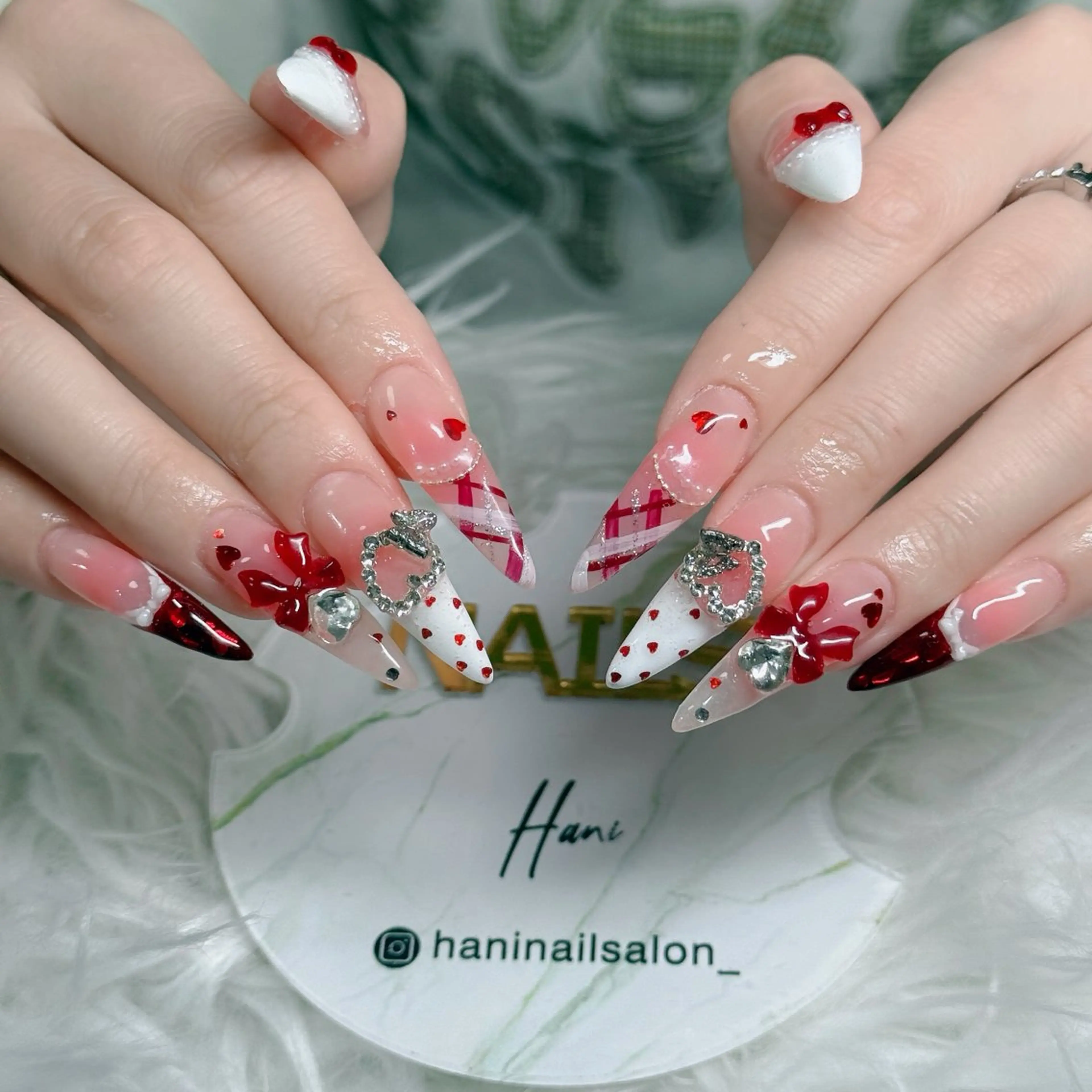 ネイル 成人式 ロングネイル マグネットネイル 大理石ネイル(マーブル) リボン ハンドネイル Hani Nail Salonのネイルデザイン