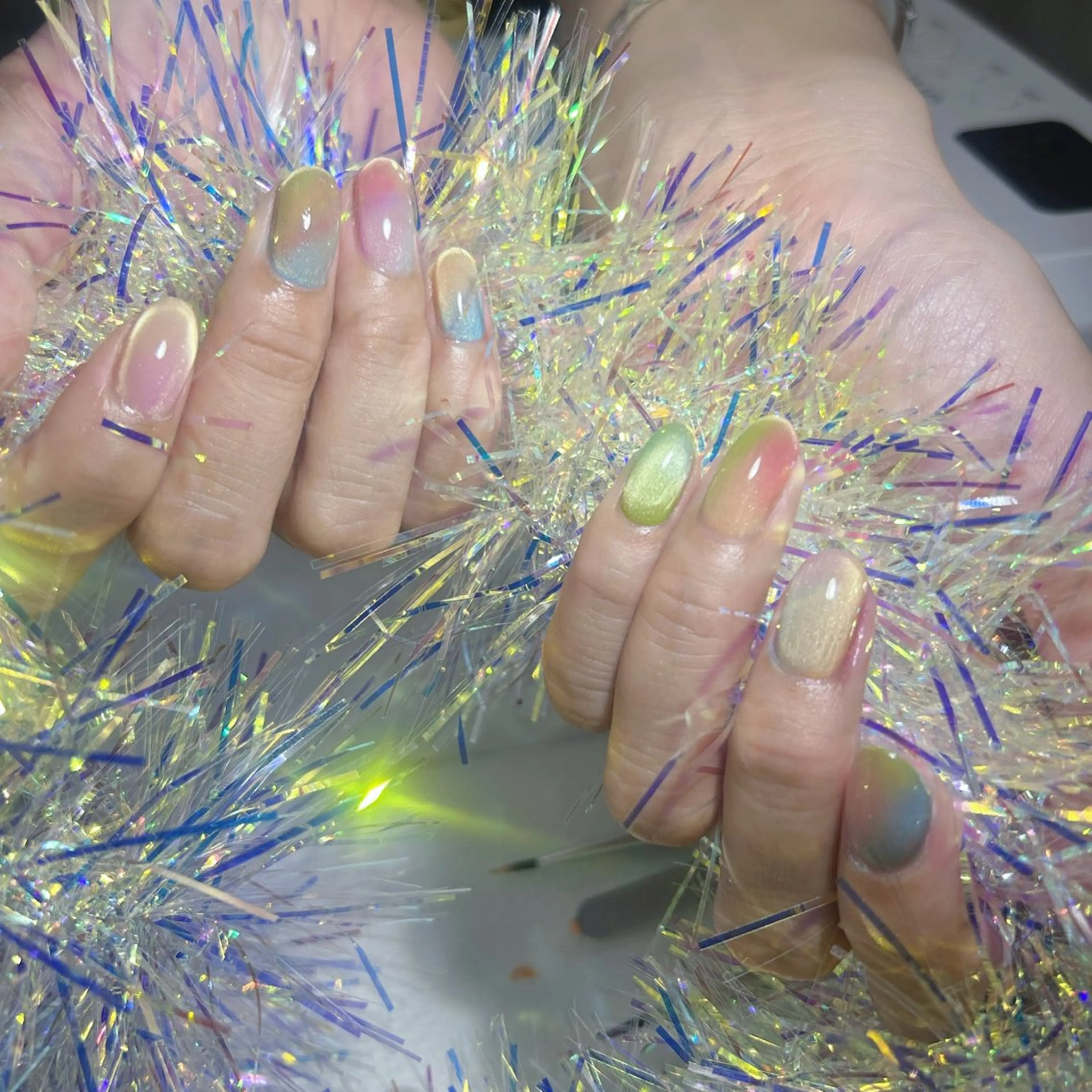 カラー HARU HIKARIのネイルデザイン