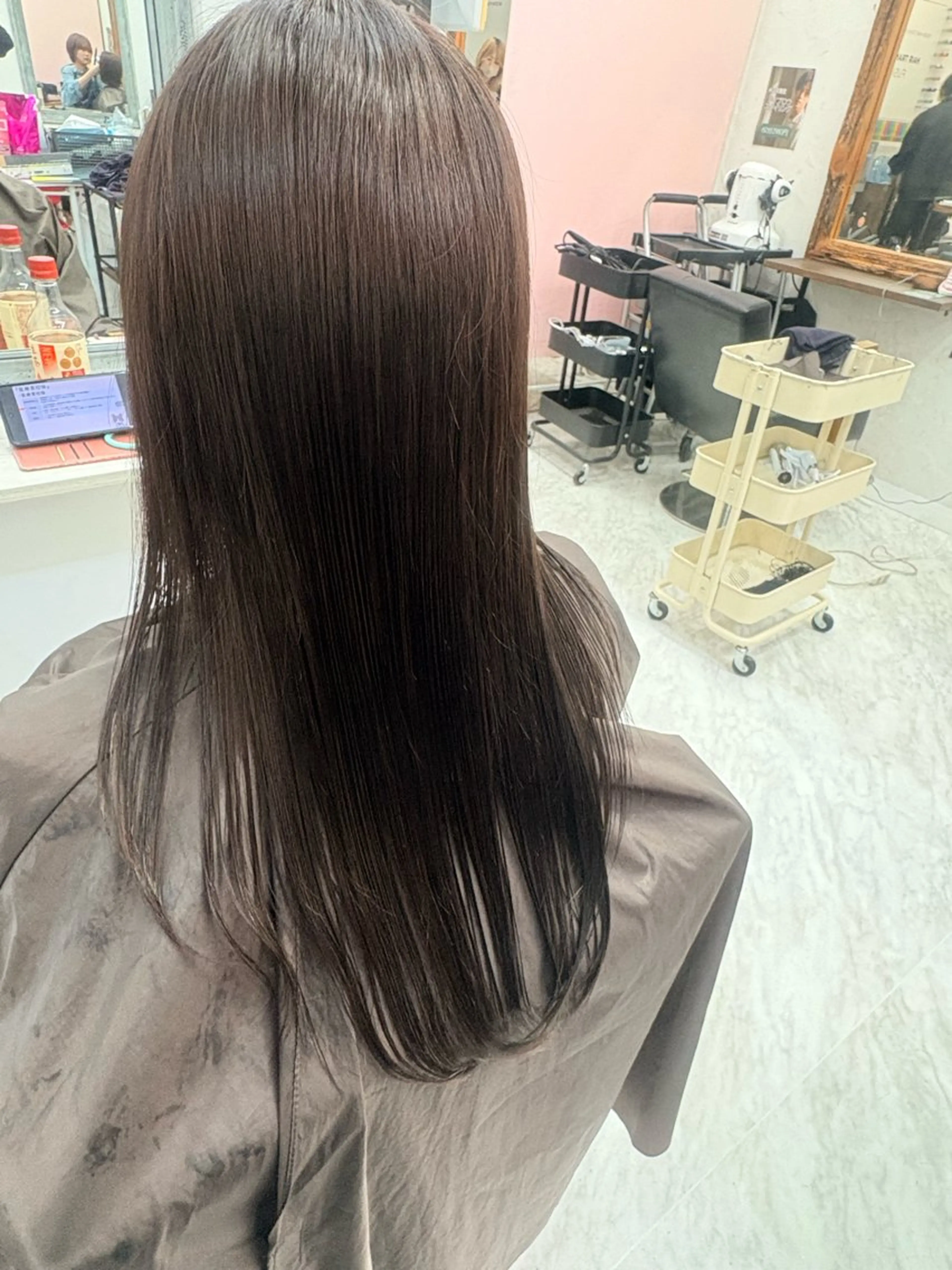 セミロング カラー 松木 風夏のヘアスタイル