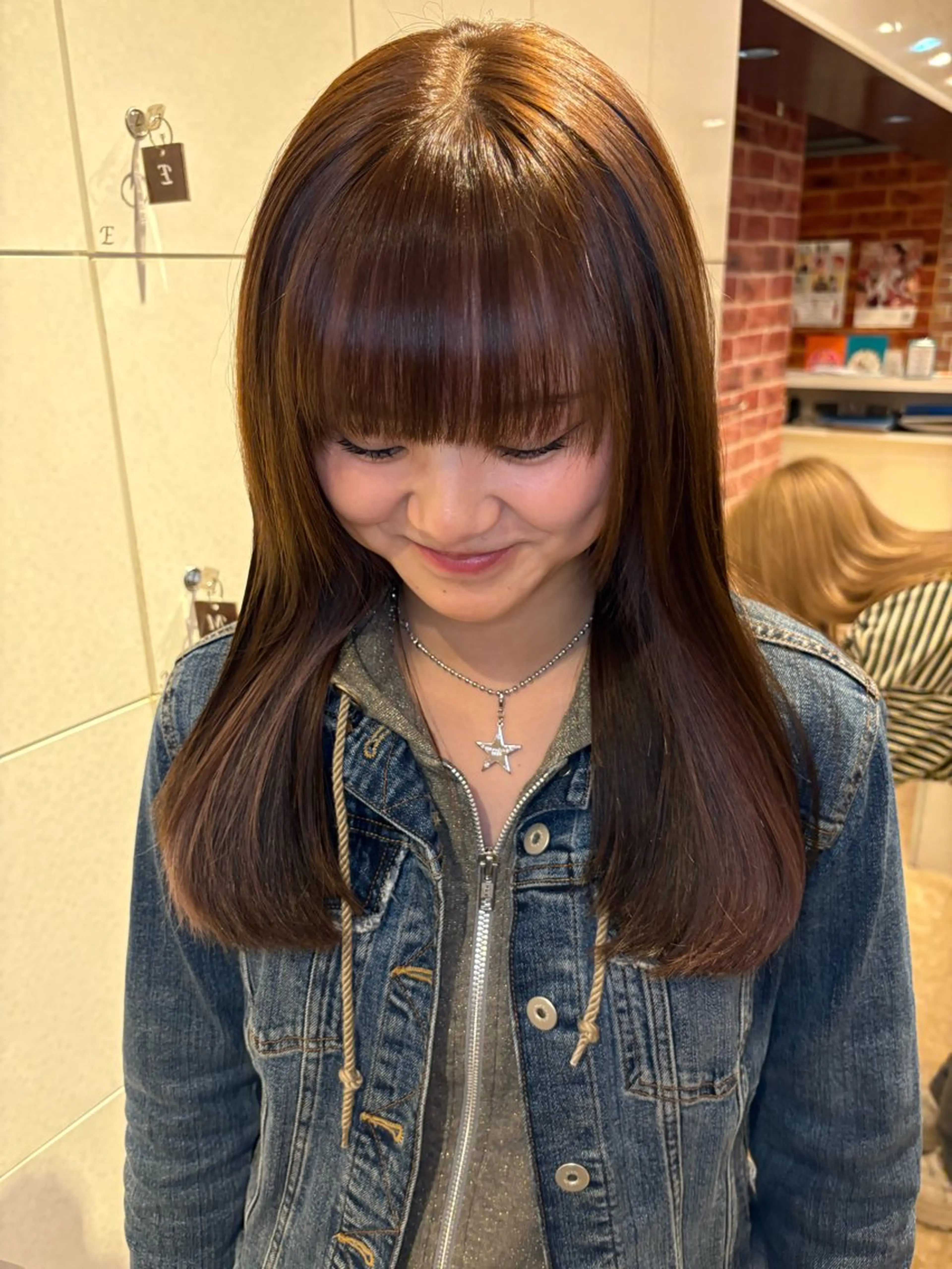 セミロング 安田 芽生のヘアスタイル