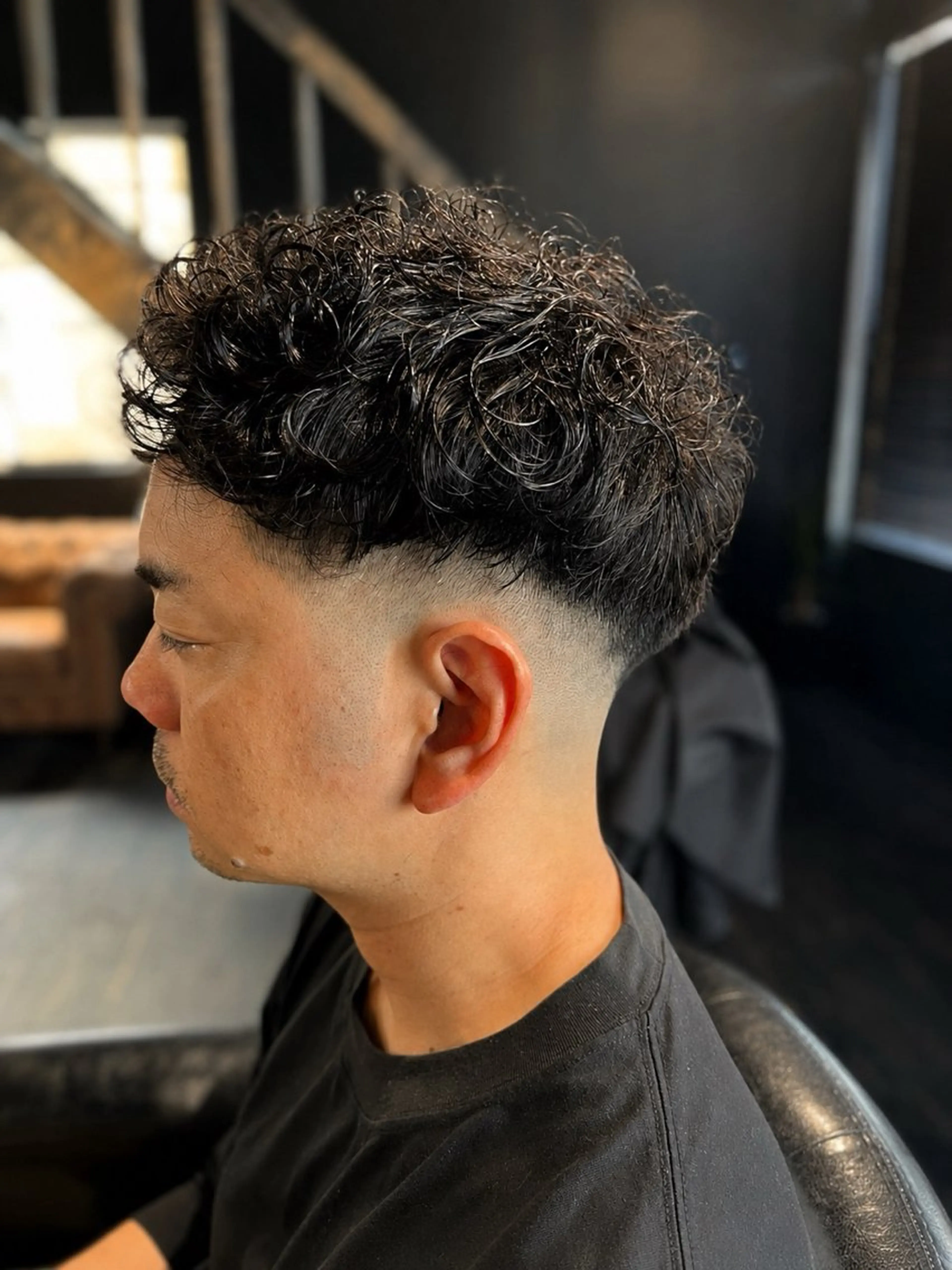 ショート メンズ フェードカット メンズパーマ カット 齋木 陽輝のヘアスタイル