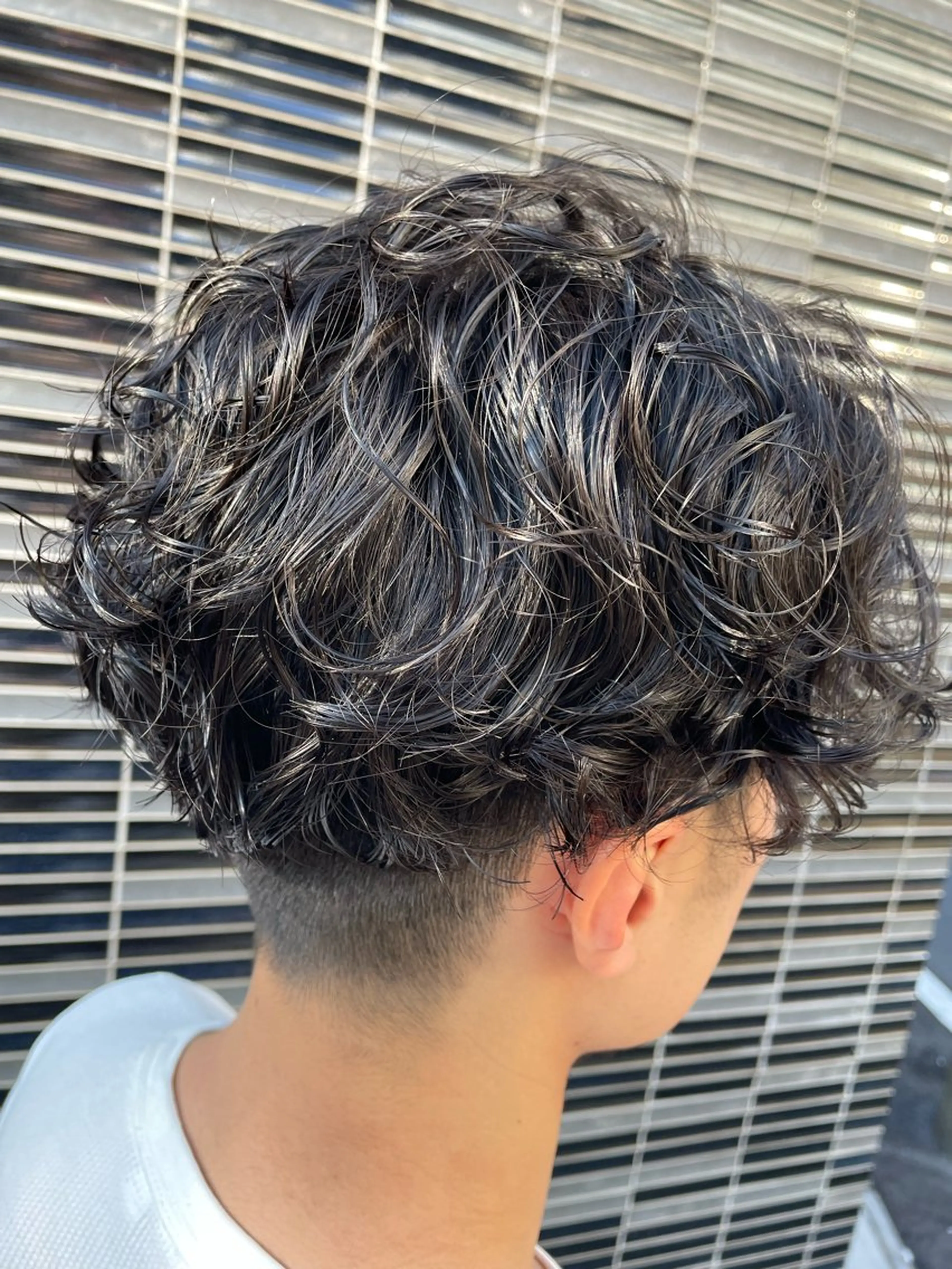 ショート パーマ メンズ 【透明感ツヤカラー】 三浦寛之のヘアスタイル