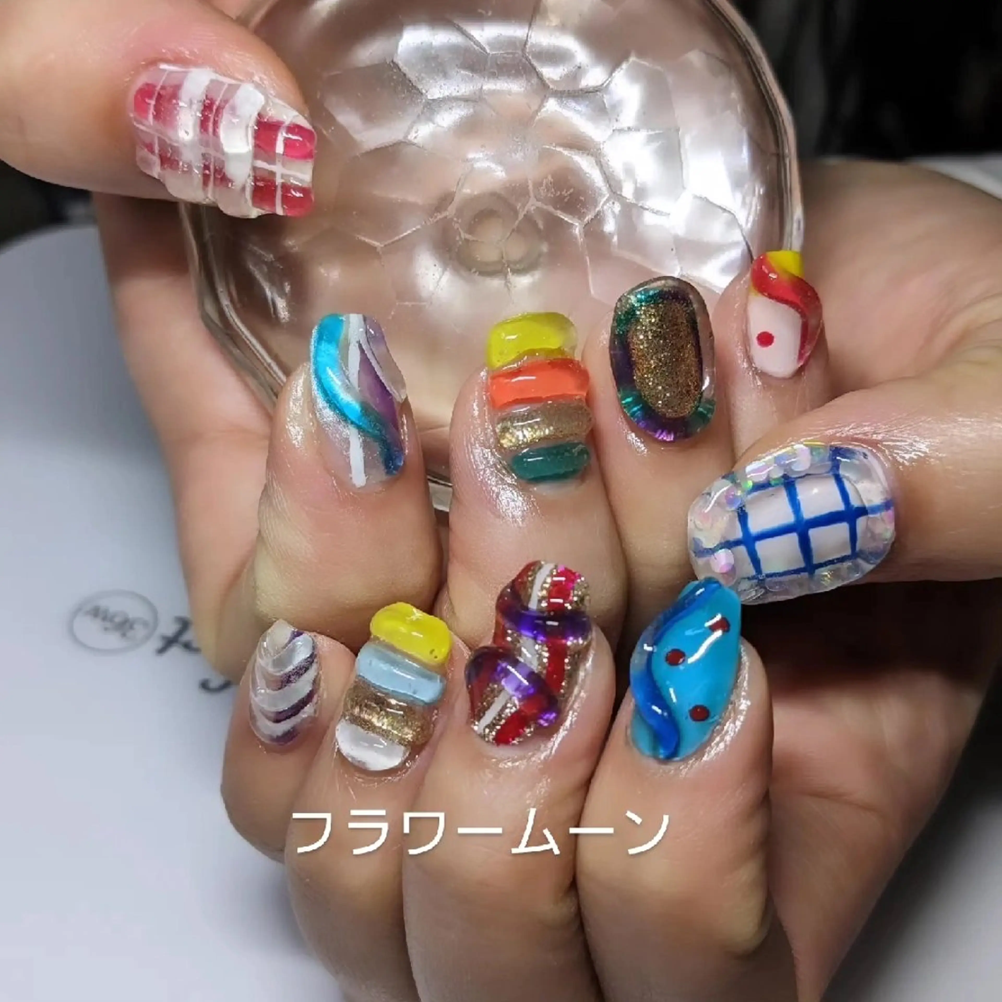 ネイル ハンドネイル ハンドケア フラワー ムーンのネイルデザイン