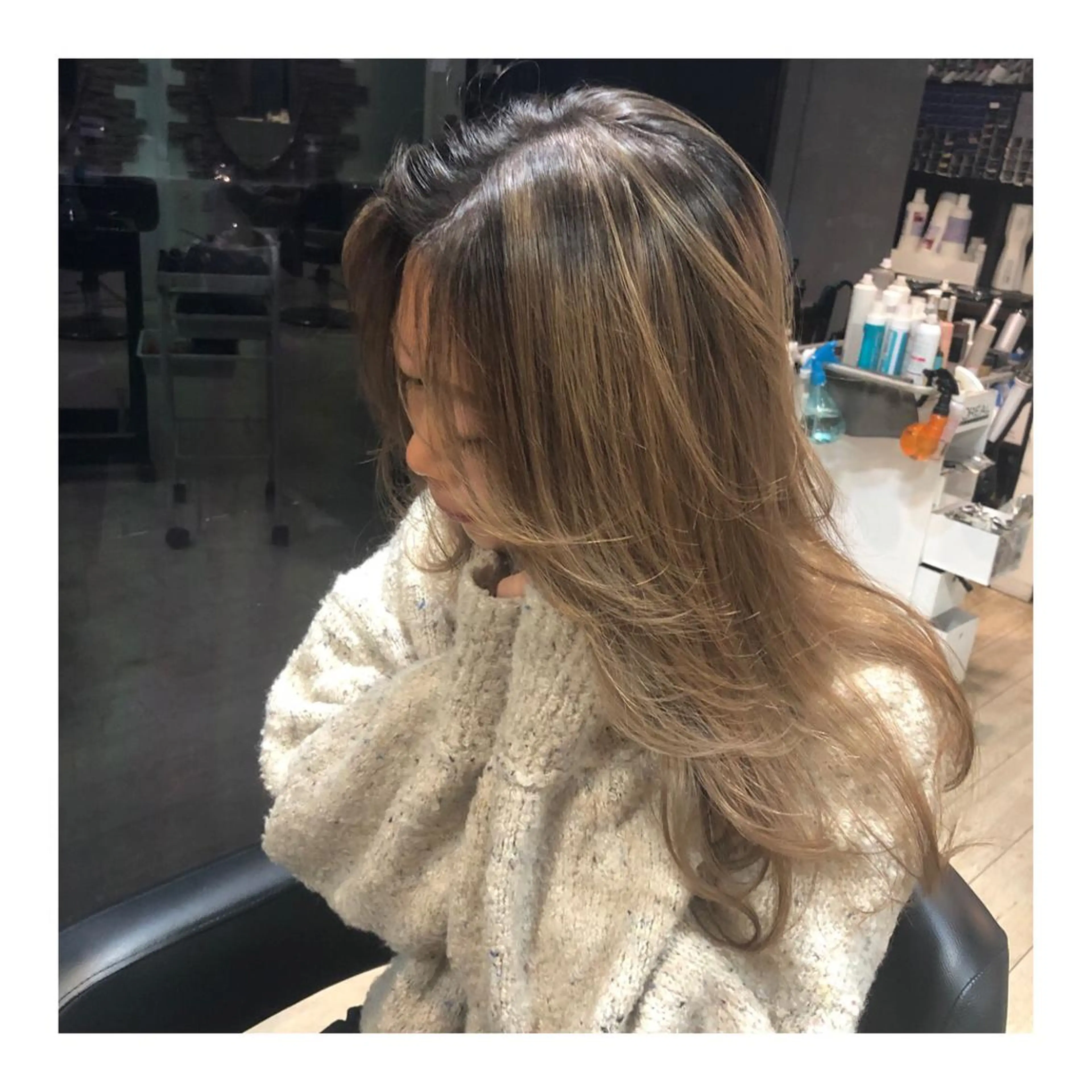 セミロング カラー バレイヤージュ ベージュカラー レイヤーカット カット トリートメント メンズパーマ 次元のヘアスタイル