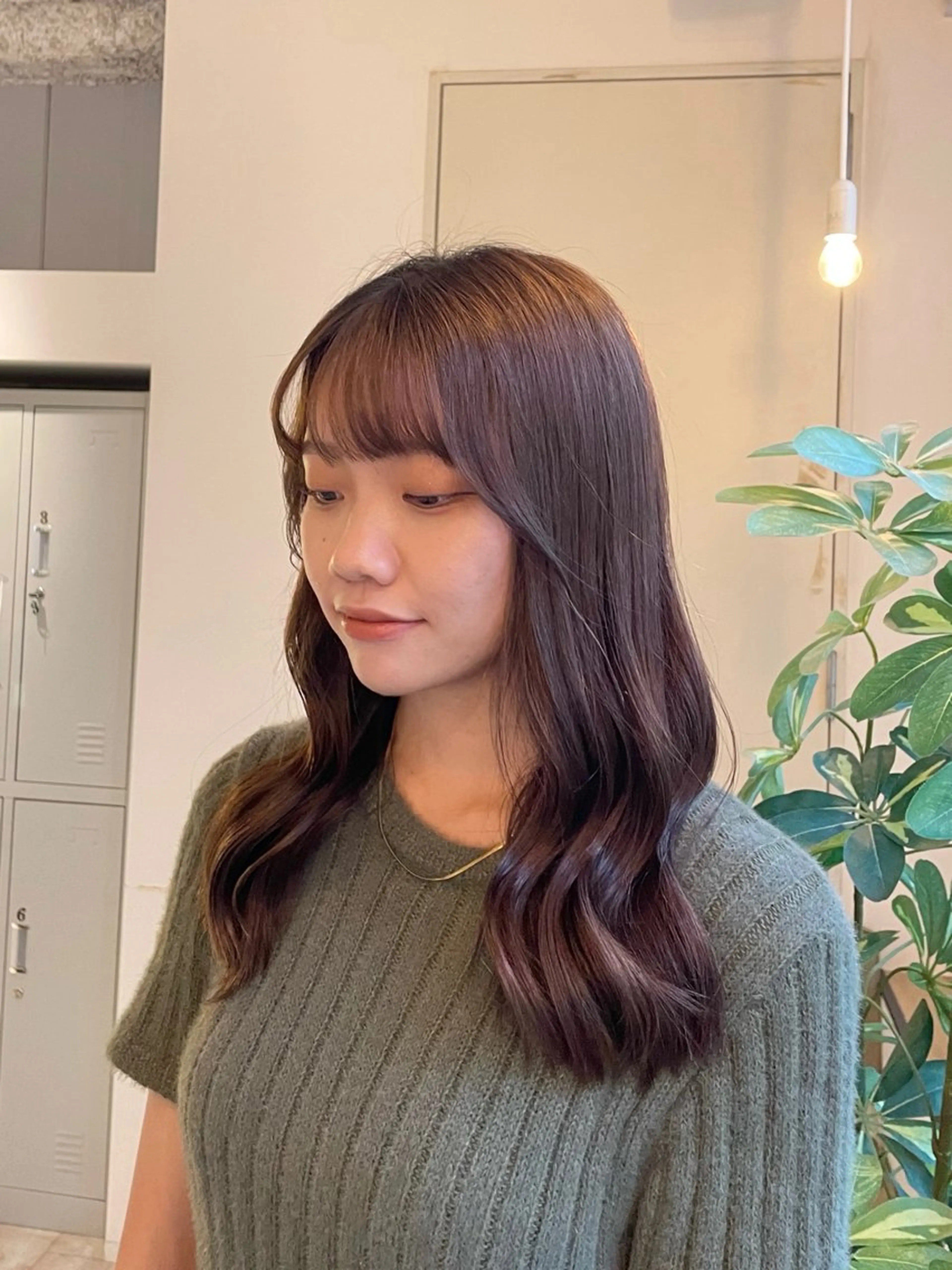 セミロング カラー カット ヘアカラー トリートメント ひなの/透明感 カラー/レイヤーのヘアスタイル