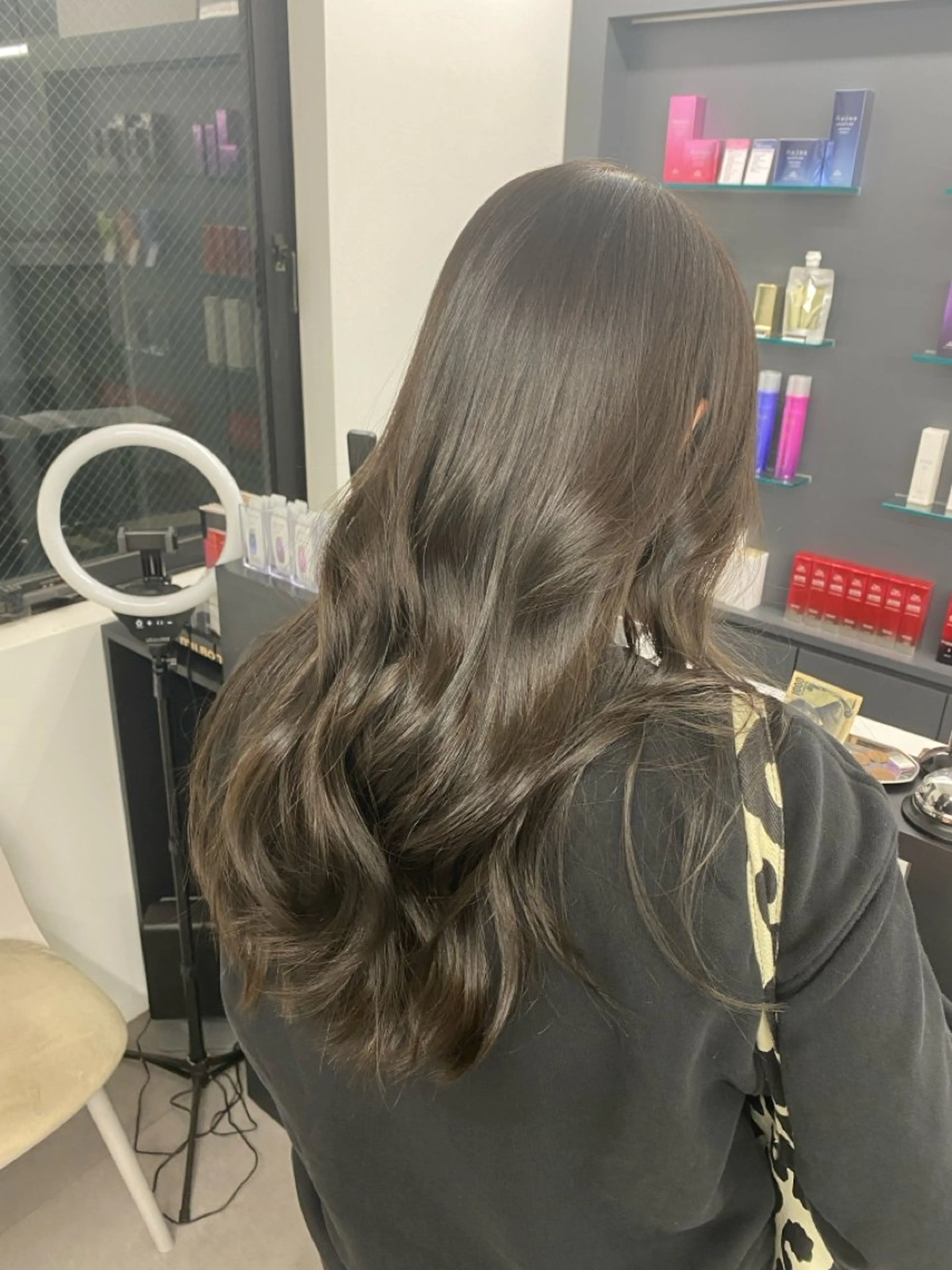 ロング カラー 透明感カラー オリーブカラー くびれヘア 韓国風ヘア 江坂トレンド韓国風 髪質改善shinoのヘアスタイル
