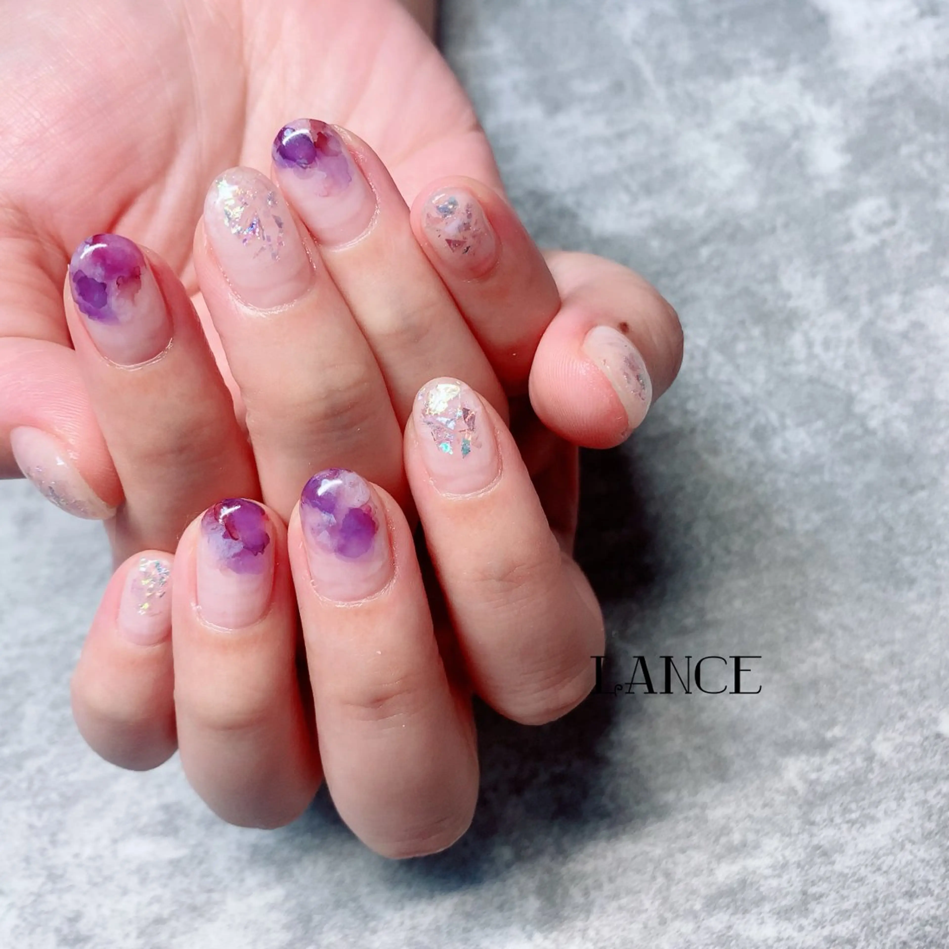 ミディアム ネイル オーロラネイル フレンチネイル グラデーション キラキラネイル ニュアンスネイル ハンドネイル Lance nailのネイルデザイン