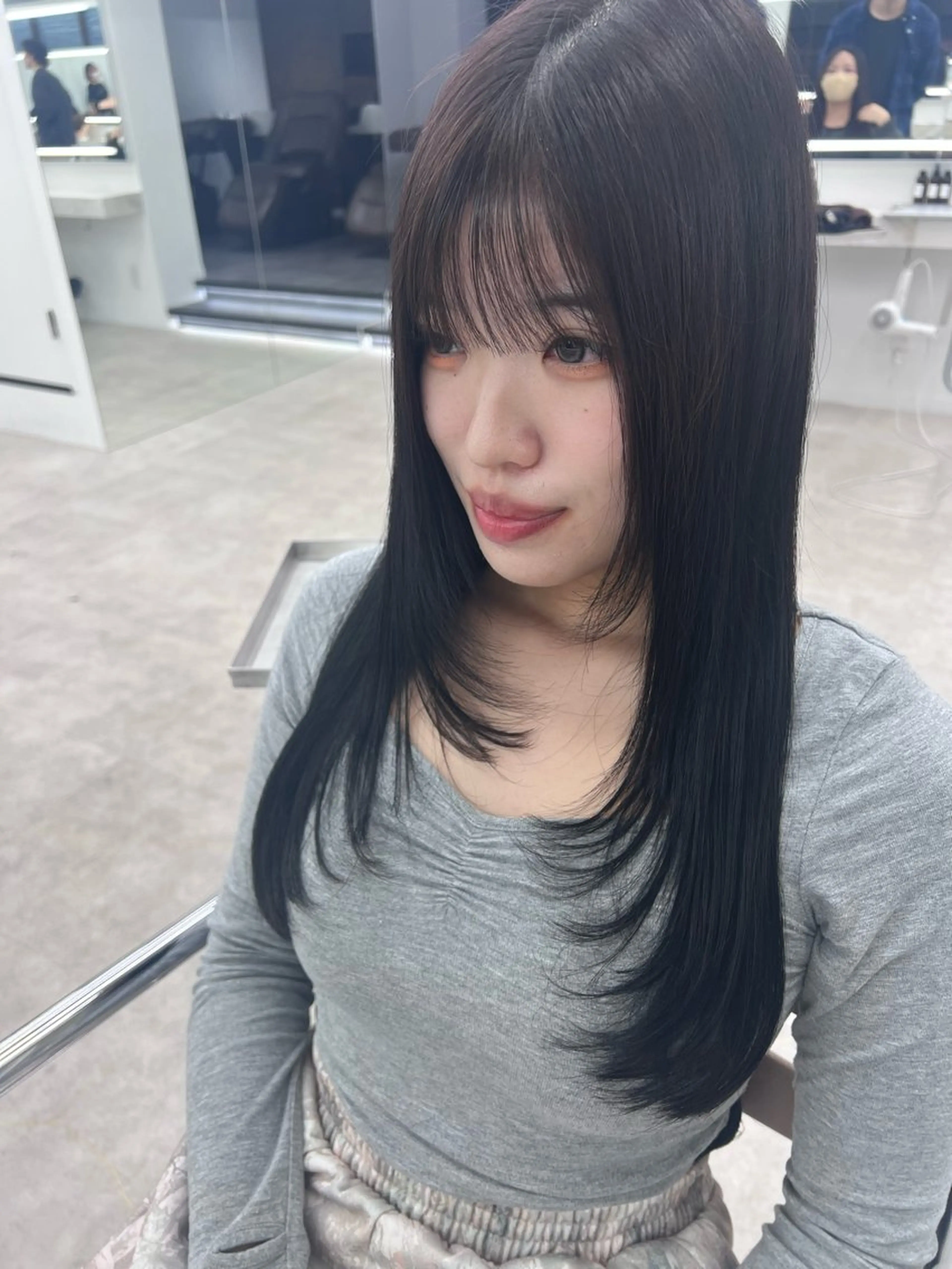 セミロング カラー 透明感カラー レイヤーカット カット ヘアカラー 🫐ハイトーンカラー RIRIKA🌻のヘアスタイル