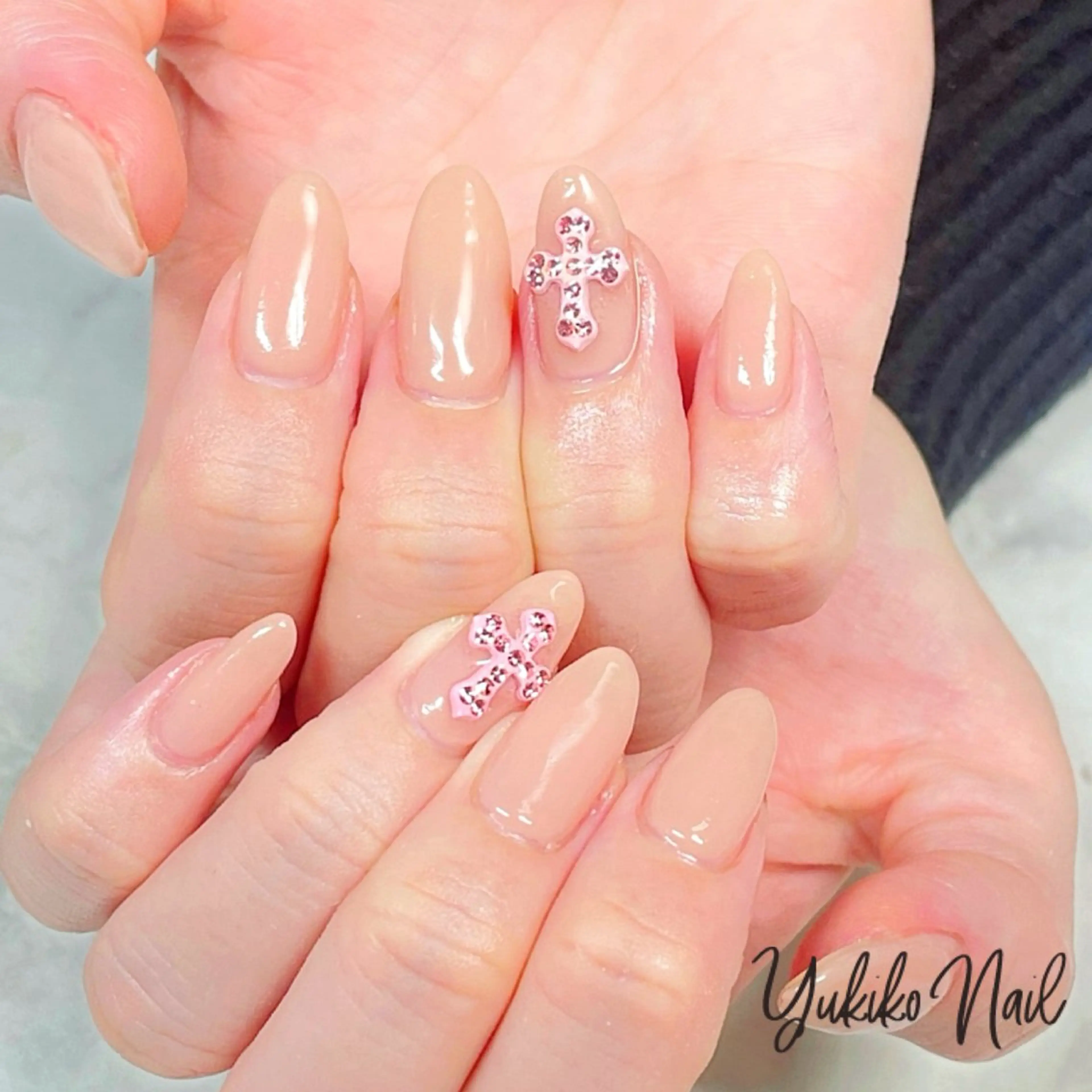 ネイル キラキラネイル ワンカラーネイル ピンク シンプルネイル ハンドネイル ユキコ ネイルのネイルデザイン