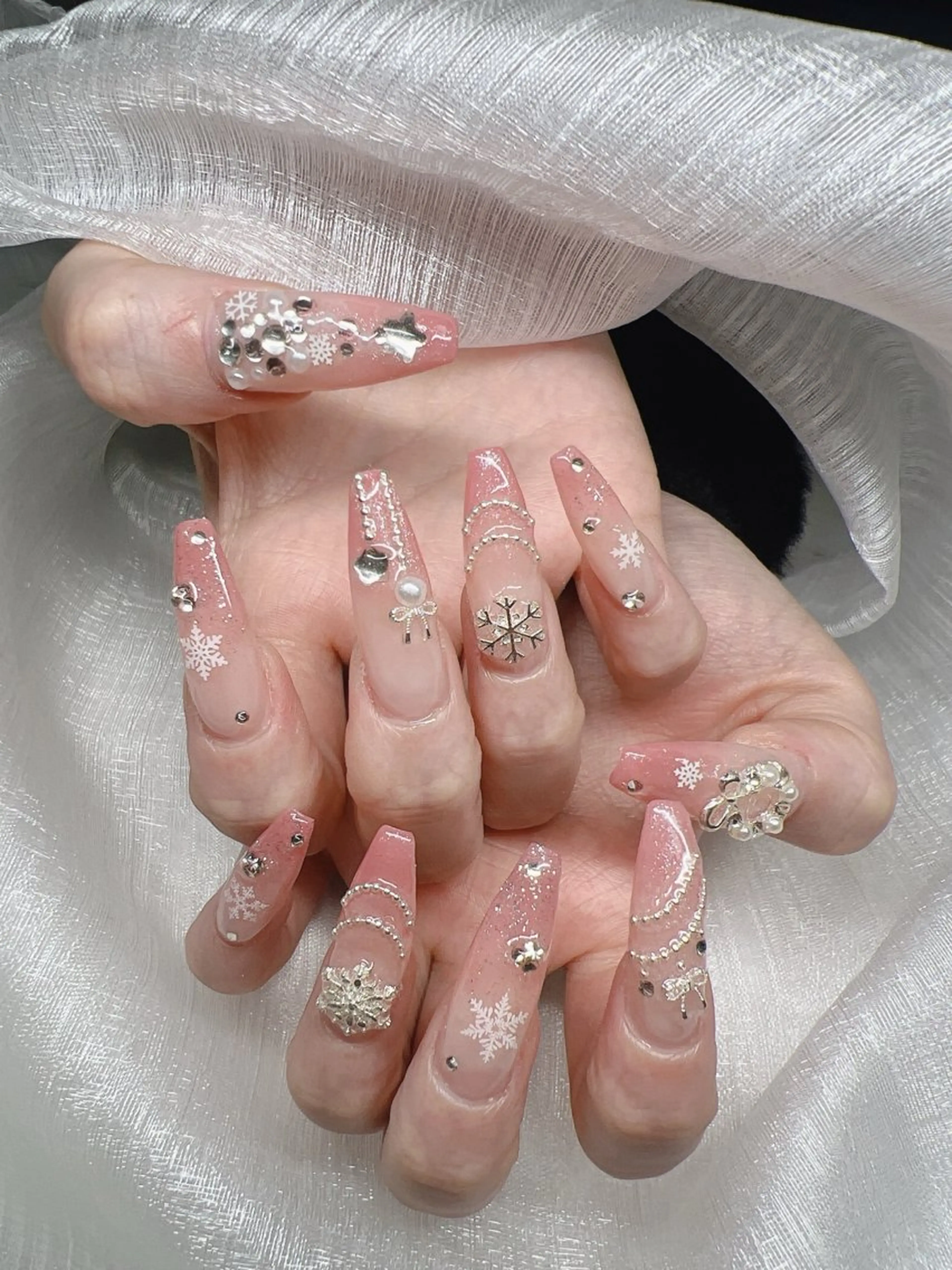 ネイル 長さ出し グラデーション 卒業式 キラキラネイル マグネットネイル ハンドネイル Lee Nails チップ長さだし専門店のネイルデザイン