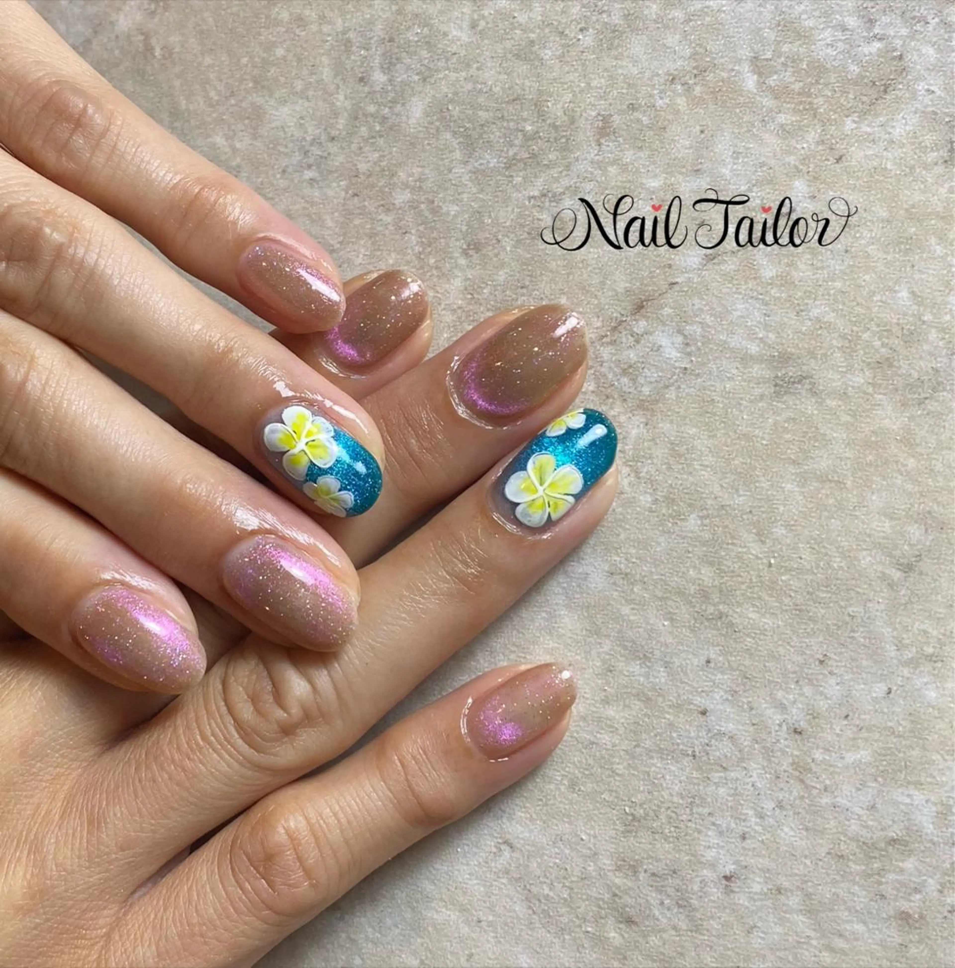 ネイル 長さ出し ジェルネイル キラキラネイル 水色 マグネットネイル ハンドネイル NailTailor ネイルテイラーのネイルデザイン