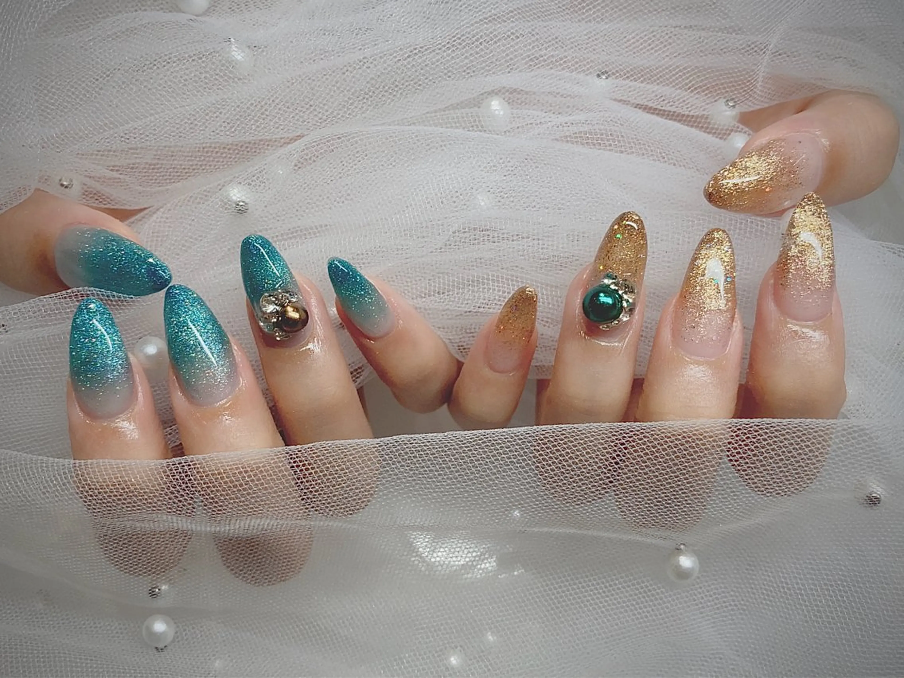 ネイル I-nailロング /ワンホン/キラキラのネイルデザイン