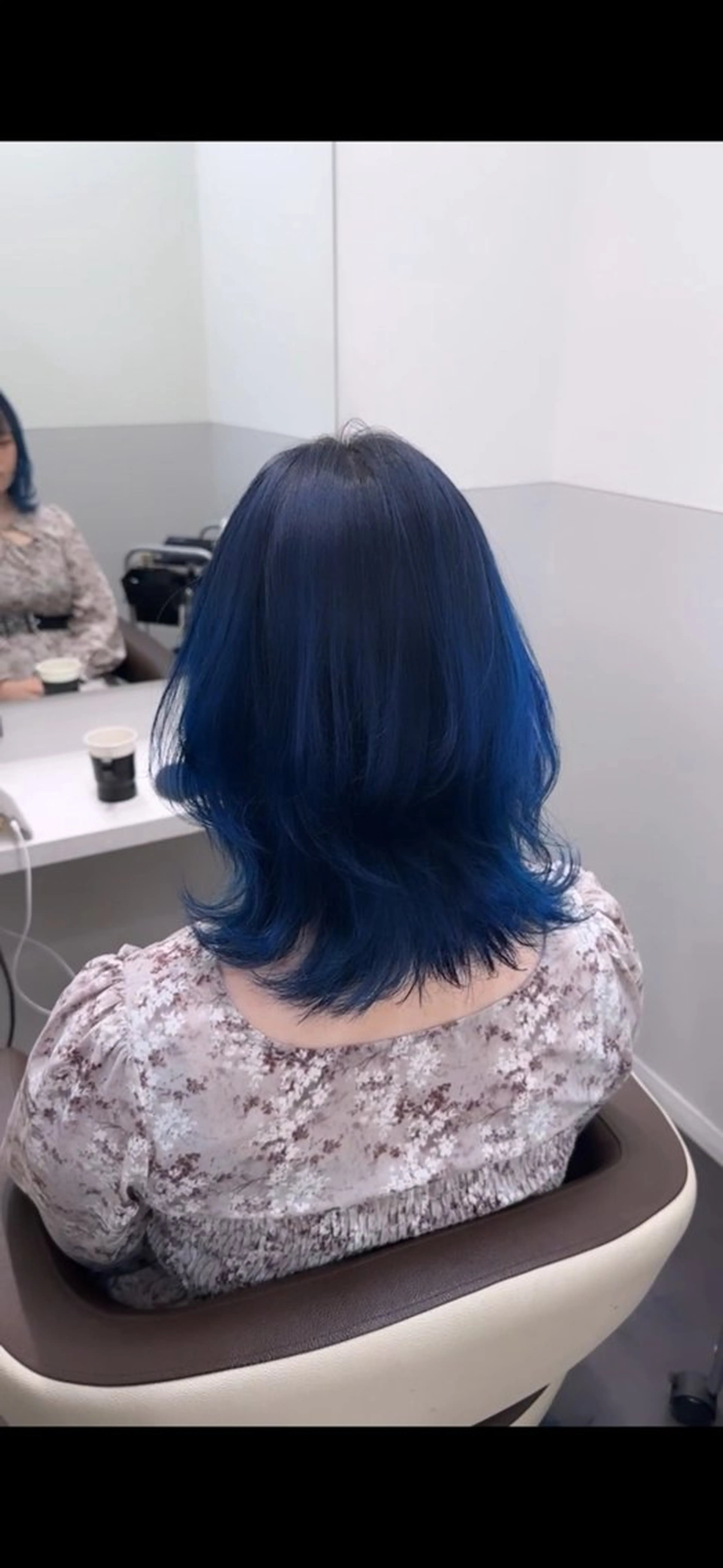 ミディアム カラー ブルーカラー グラデーションカラー ヘアカラー トリートメント ハイトーン/髪質改善 原宿𝑺𝑬𝑵𝑨のヘアスタイル