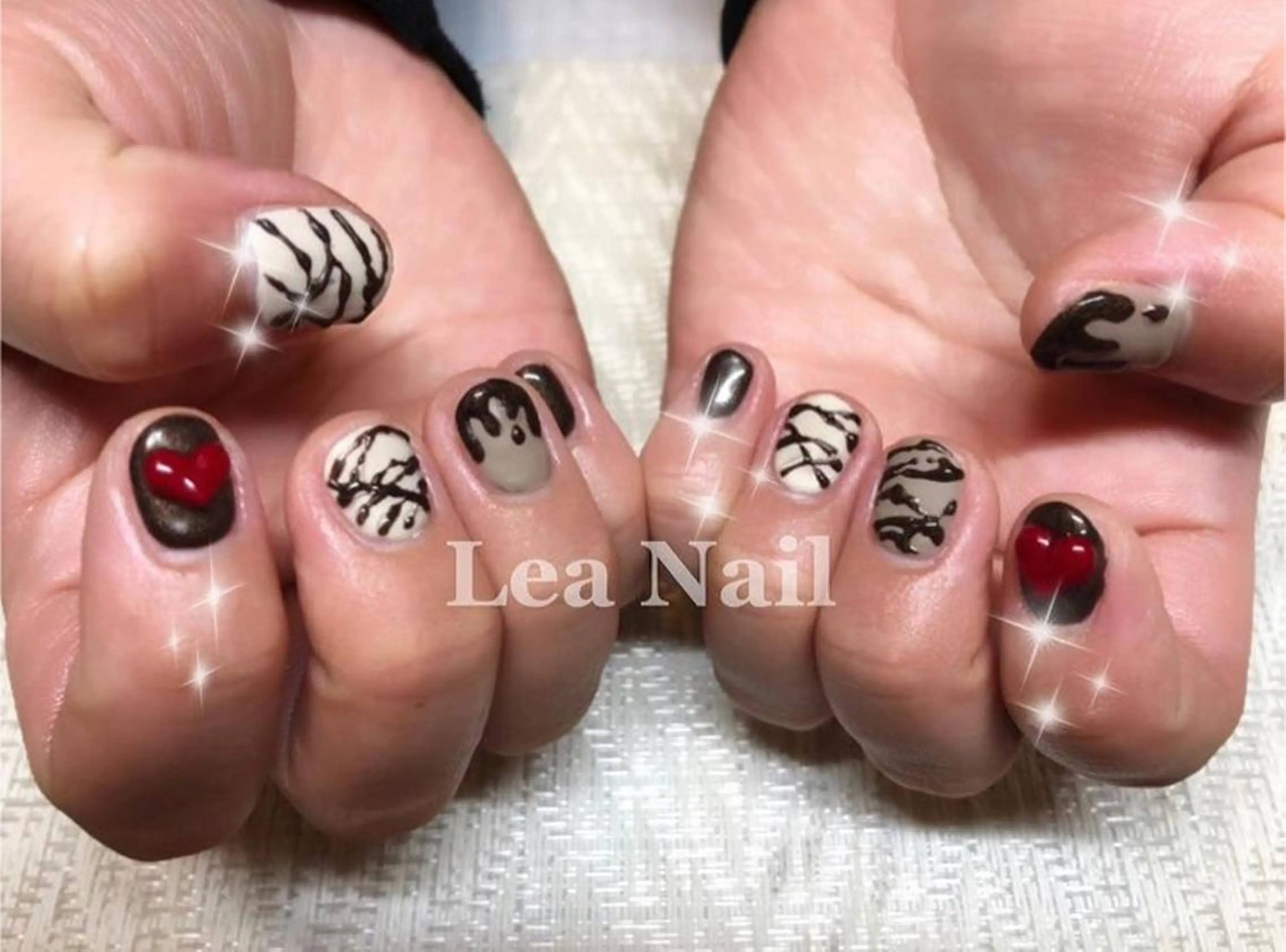 ネイル マットネイル バレンタイン Lea Nailのネイルデザイン