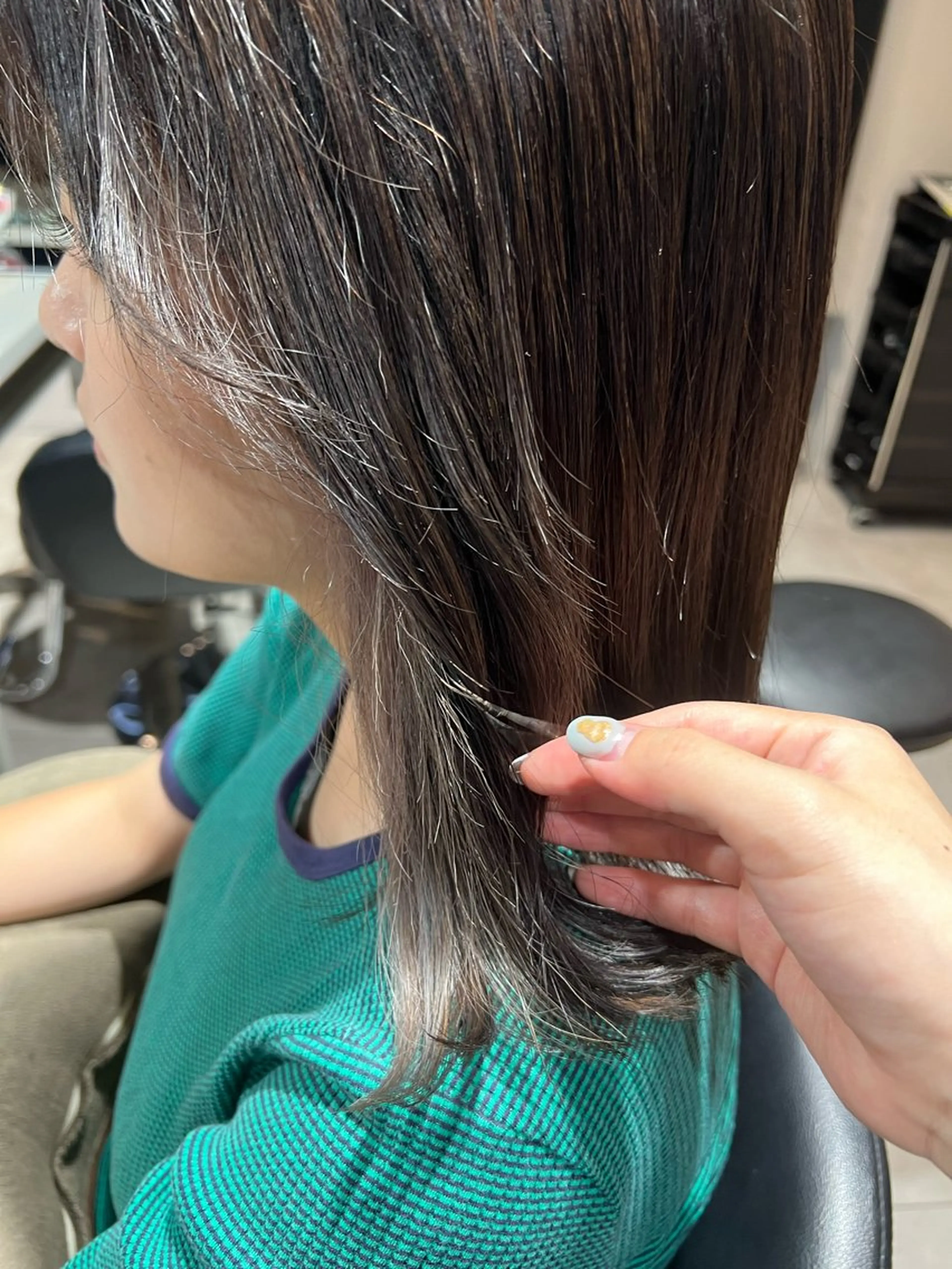 ミディアム カラー ブリーチ イヤリングカラー ラベンダーカラー ✨髪質改善矯正× ブリーチ✨YU-KIのヘアスタイル