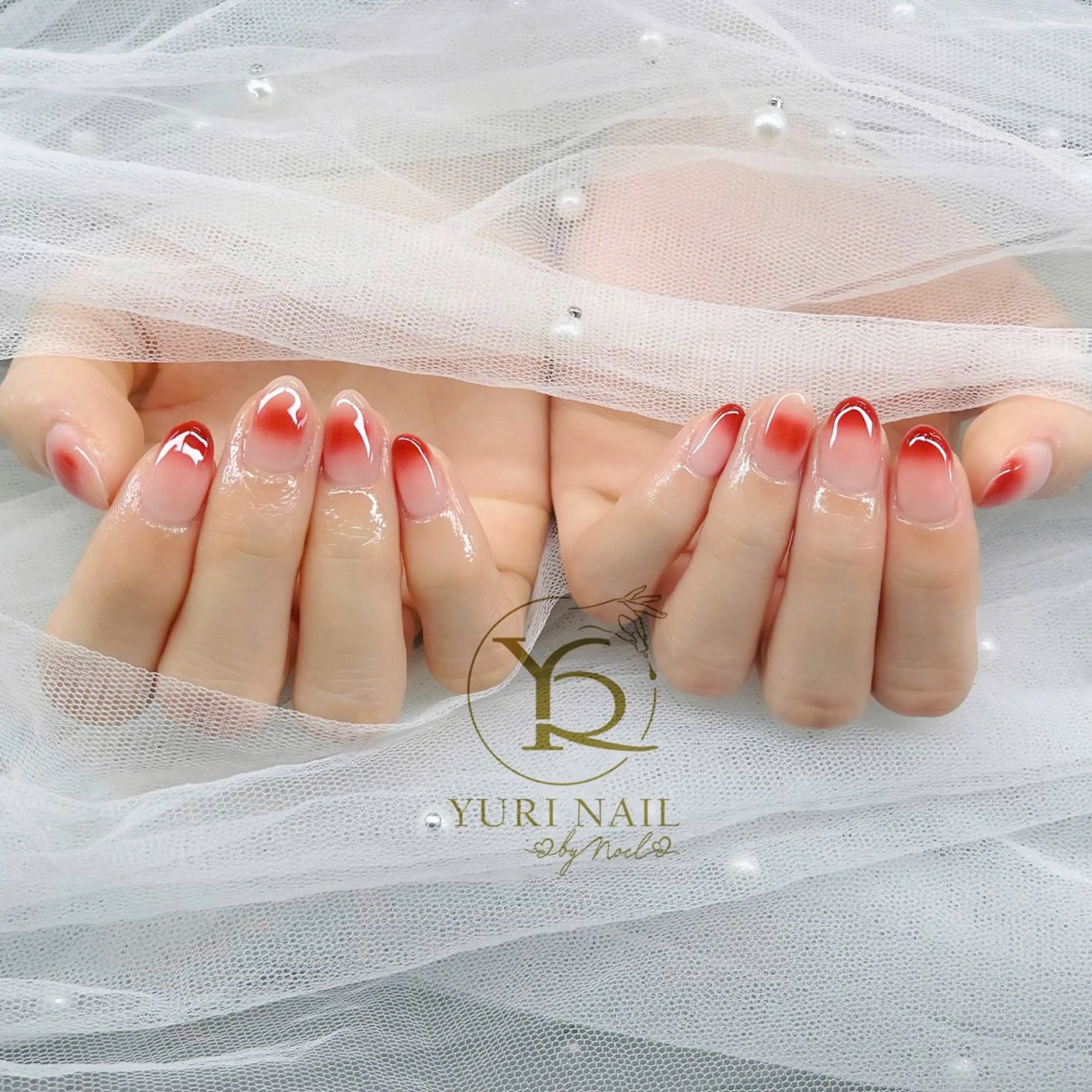 ネイル オーロラネイル ブルー チークネイル フレンチネイル グラデーション ハンドネイル フットネイル ハンドケア YURI Nail NARITAのネイルデザイン