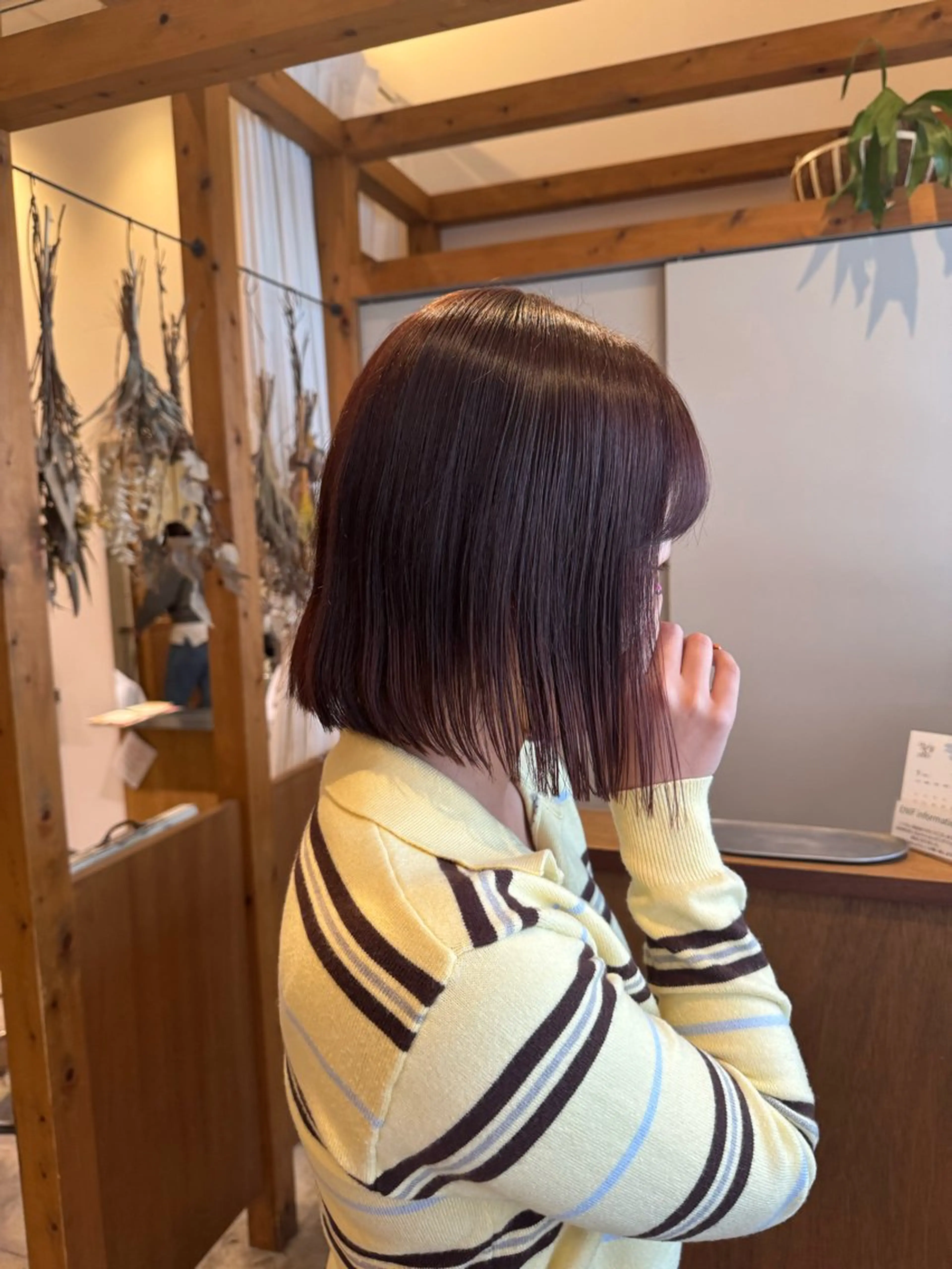 ミディアム カラー ベージュカラー ピンクカラー ピンクベージュ カット ヘアカラー トリートメント ENIF　大島 芽生のヘアスタイル