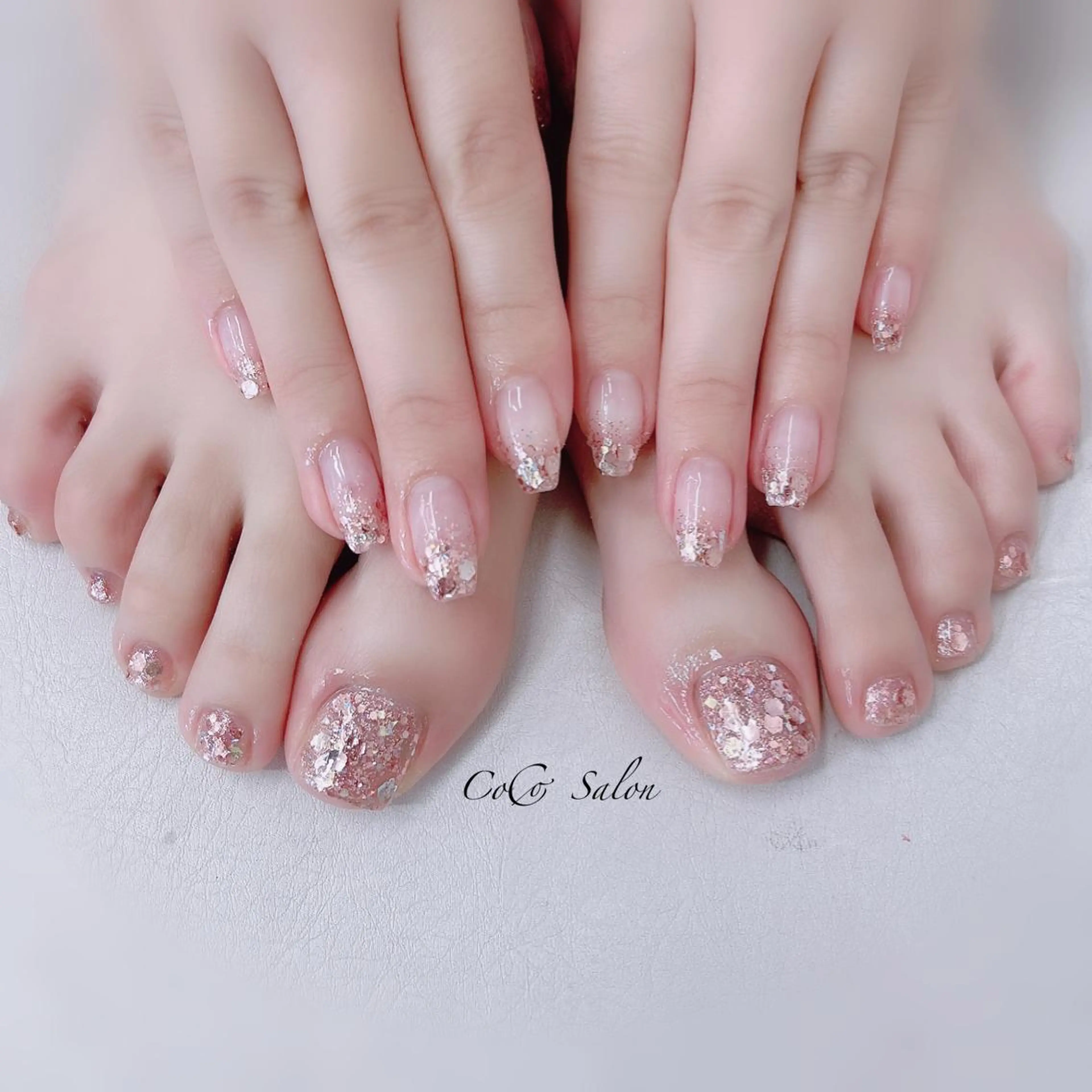 ハンド＆フットネイルのセット　8250円​〜​の写真