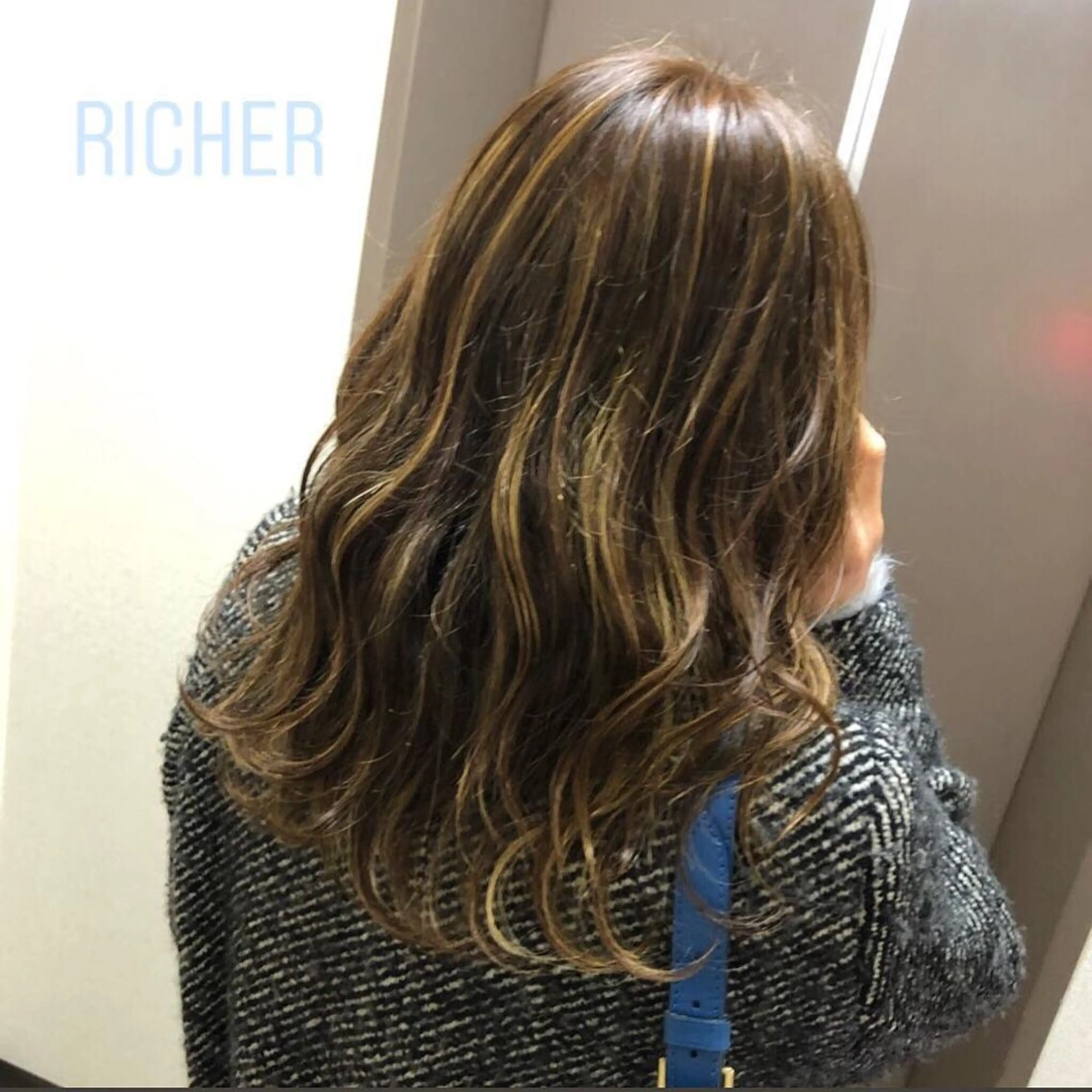 セミロング カラー ハイライトカラー 外国人風カラー ハイライト カット ヘアカラー トリートメント ヘアセット Aujua ソムリエ 勝又舞夏のヘアスタイル